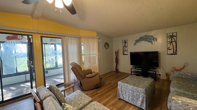 7874 SE Saratoga Drive, Hobe Sound, FL, 33455/$292,900 1 7874 SE Saratoga Drive