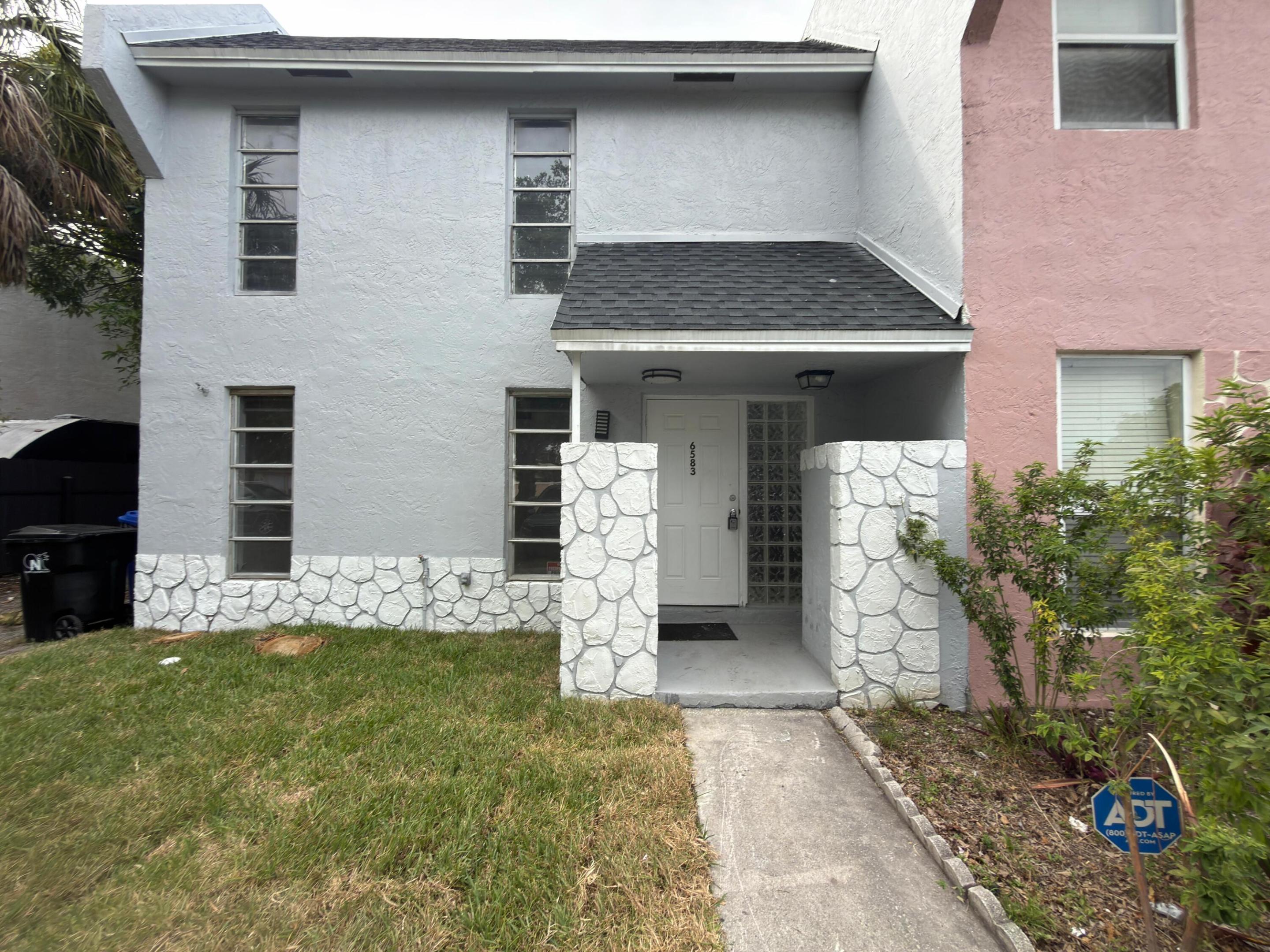 6583 Boulevard Of Champions, North Lauderdale FL 33068