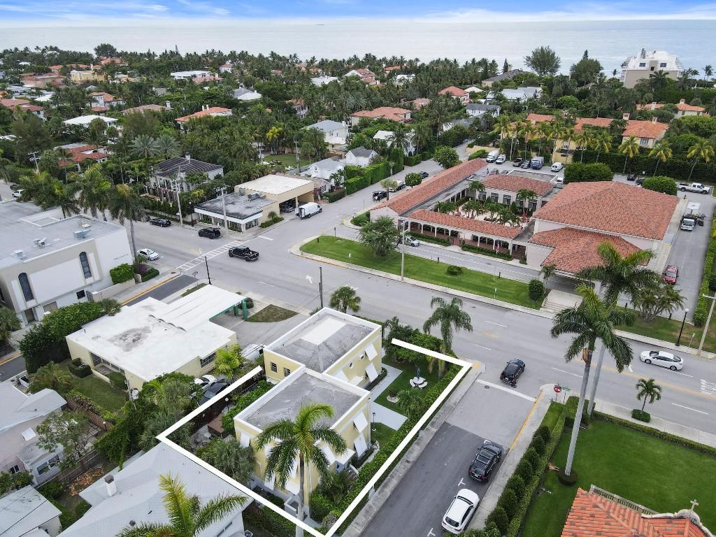 Photo of 172 N County Road, Palm Beach, FL 33480 (MLS # R11028931)