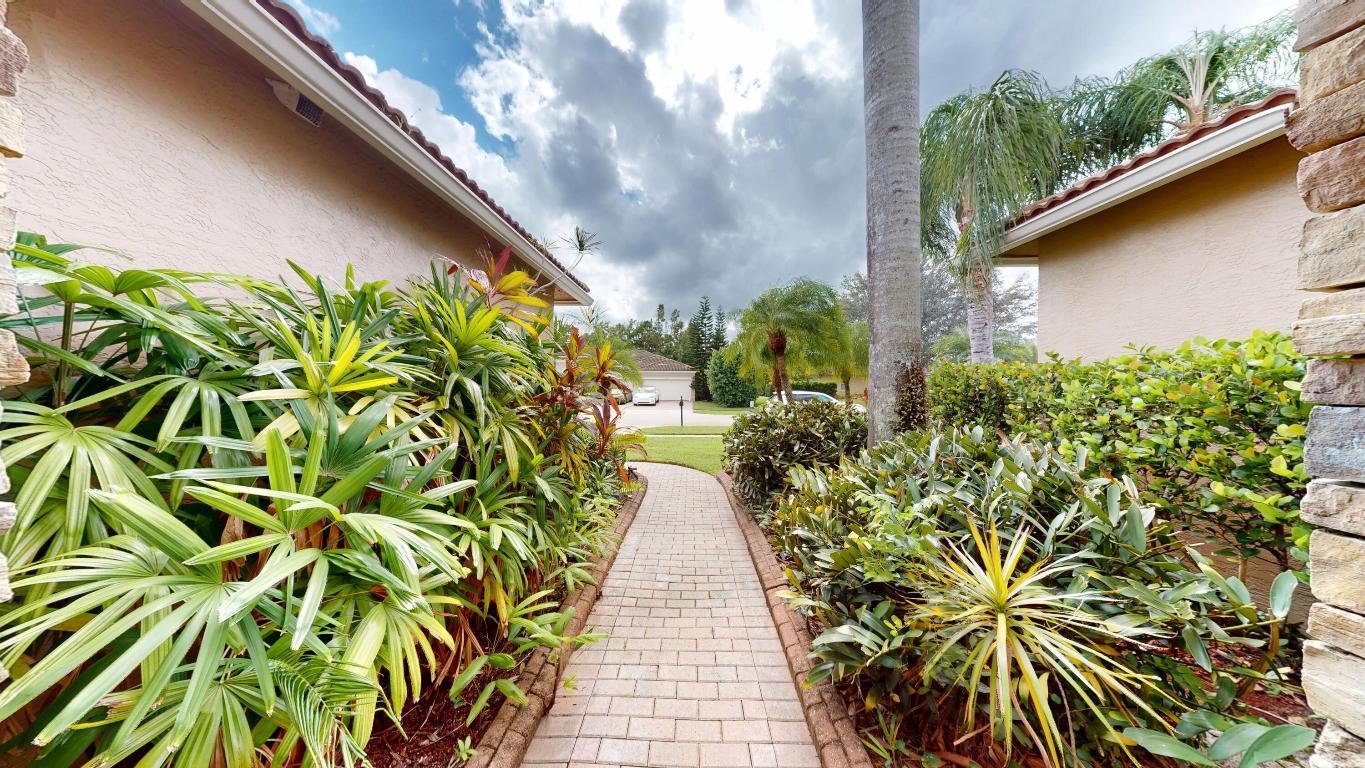 STONEHAVEN PUD - Residential Lease