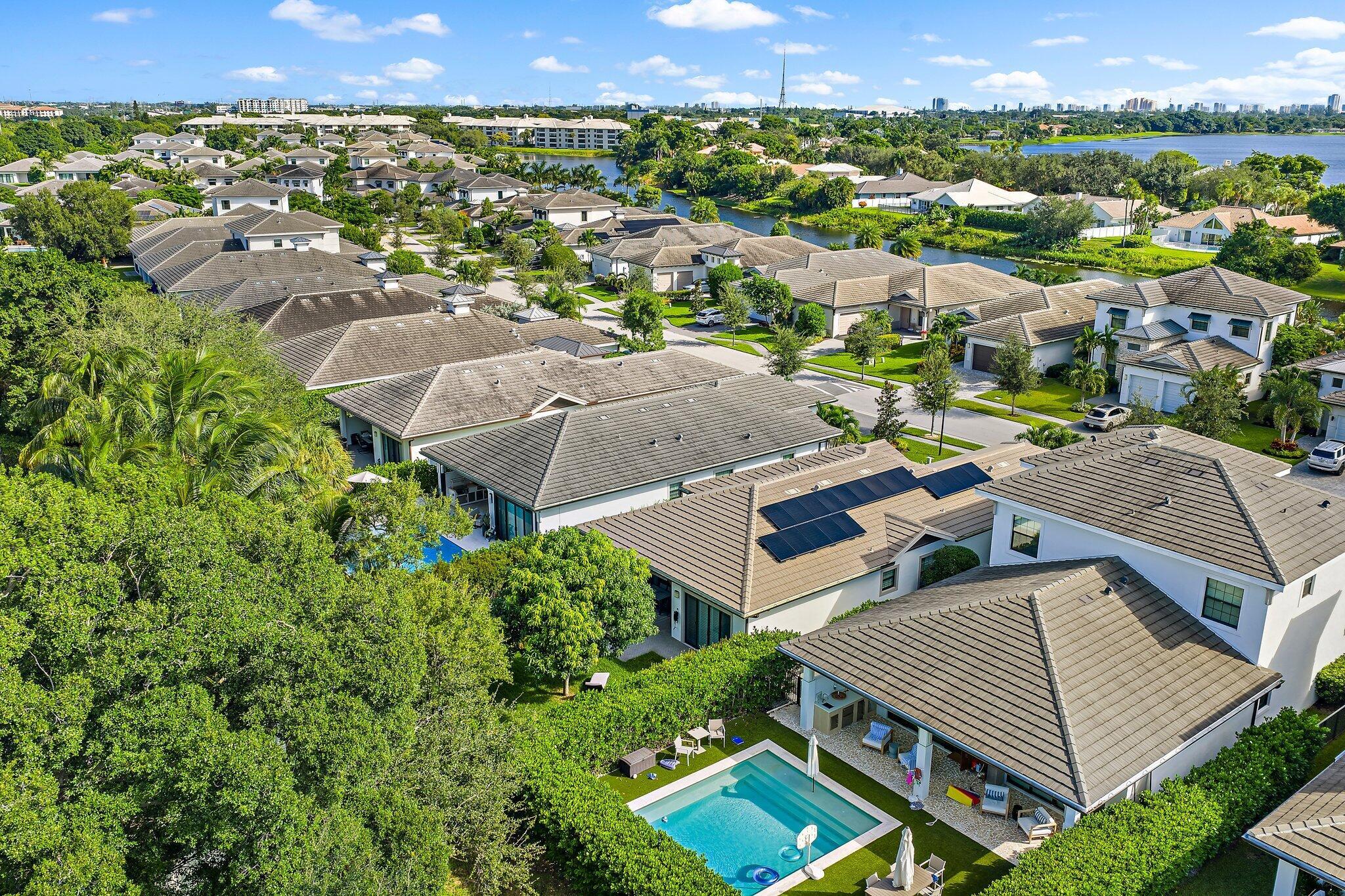 BANYAN CAY RESORT COMMUNI - Residential Lease