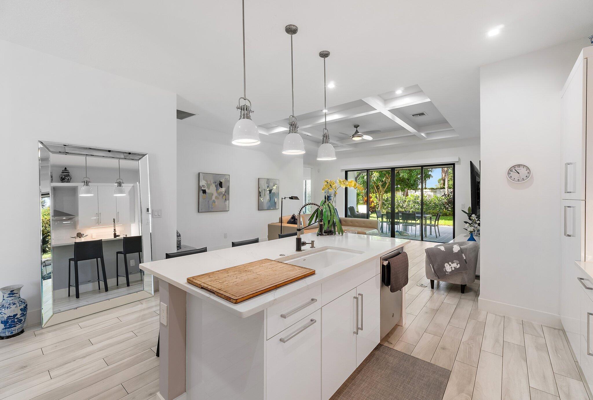 BANYAN CAY RESORT COMMUNI - Residential Lease