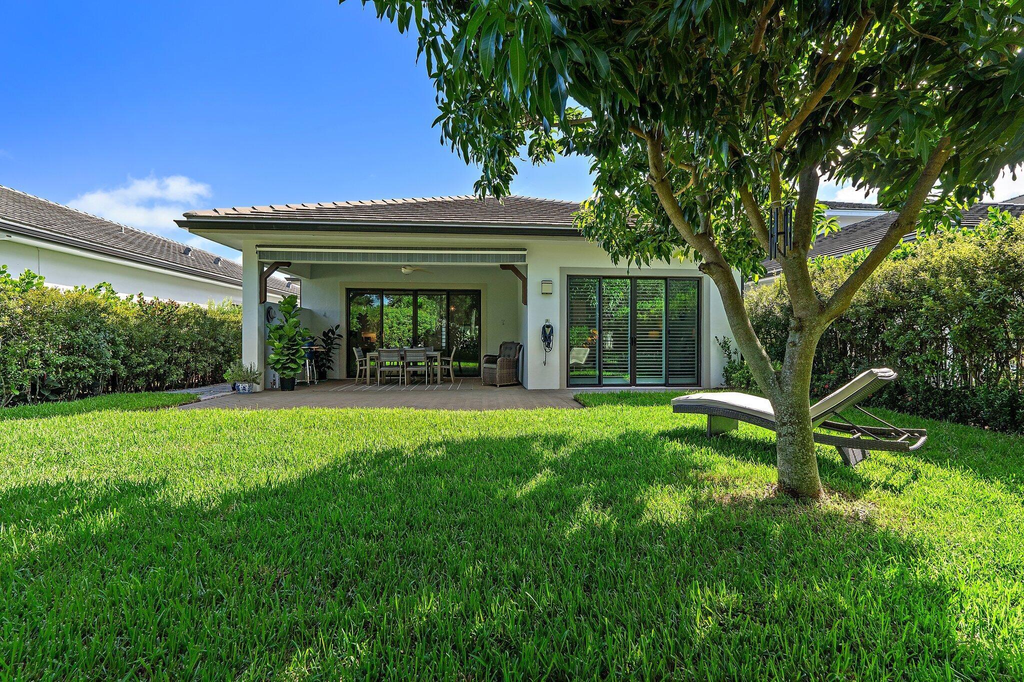 BANYAN CAY RESORT COMMUNI - Residential Lease