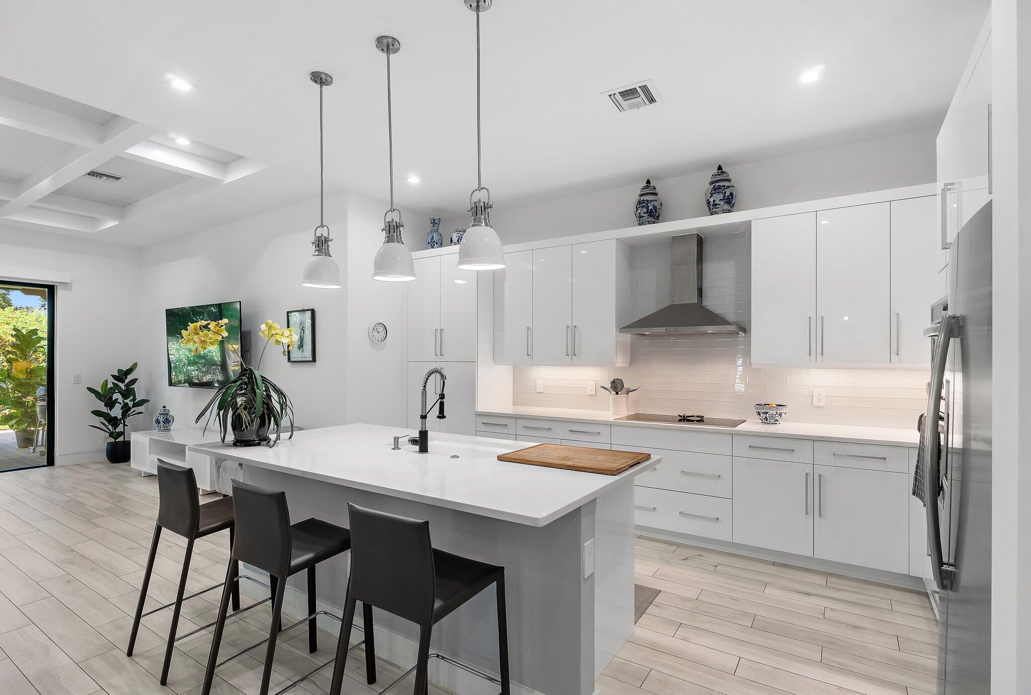 BANYAN CAY RESORT COMMUNI - Residential Lease