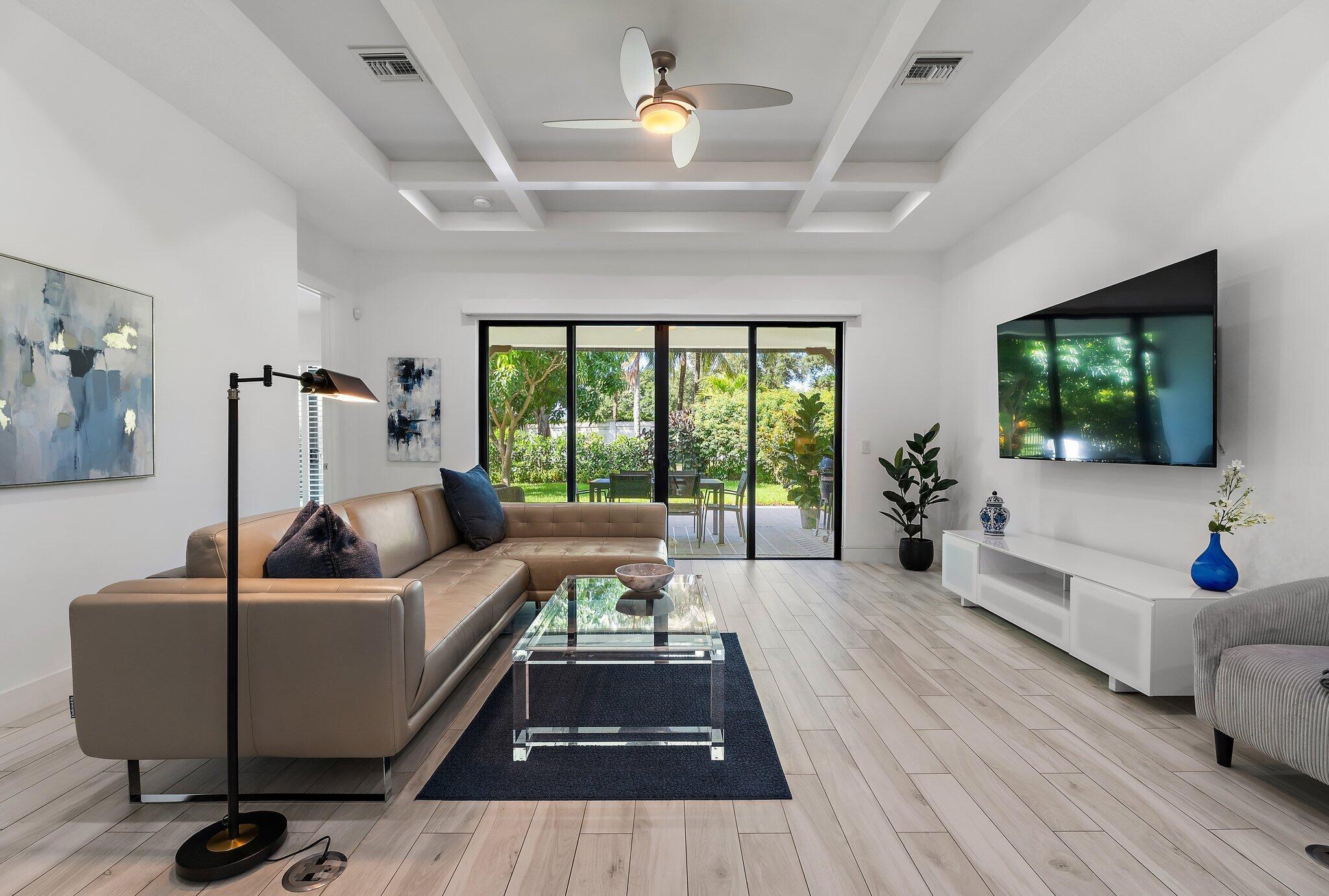 BANYAN CAY RESORT COMMUNI - Residential Lease