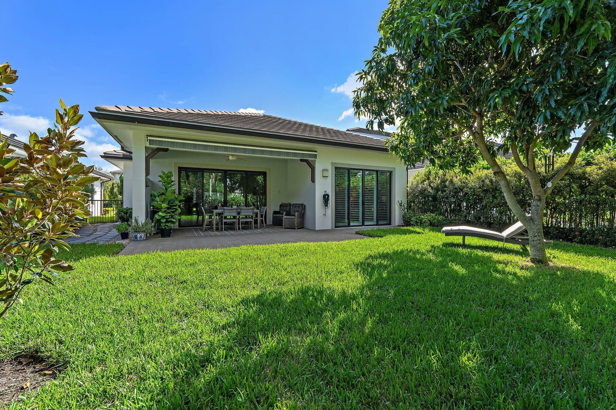 BANYAN CAY RESORT COMMUNI - Residential Lease