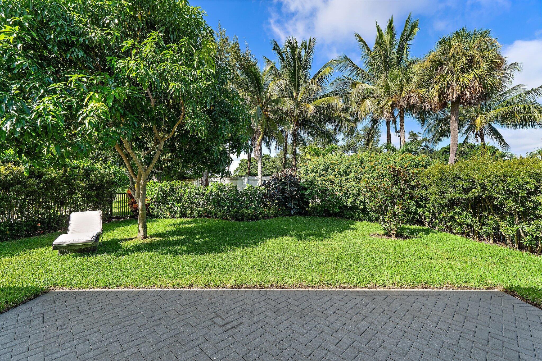 BANYAN CAY RESORT COMMUNI - Residential Lease