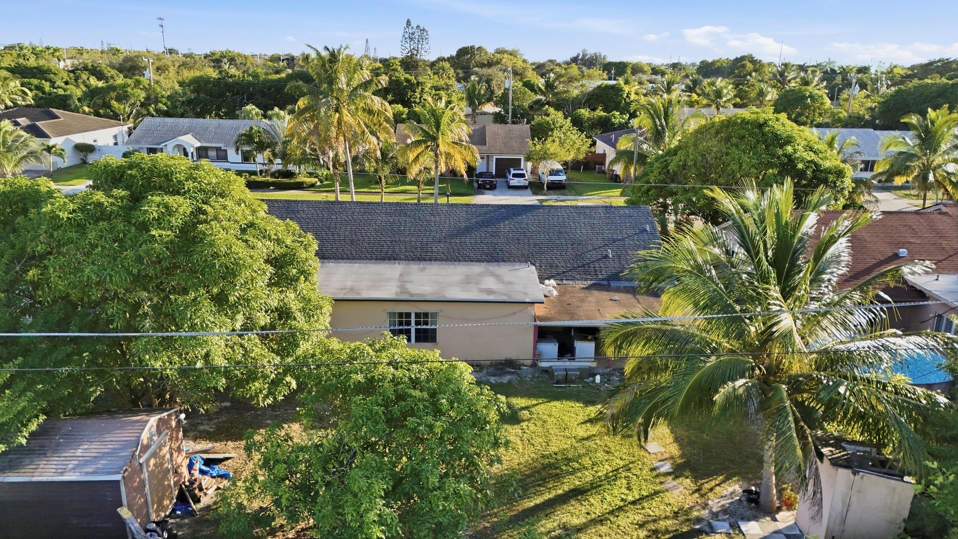 F R Humphries Villa 81-9 - Residential