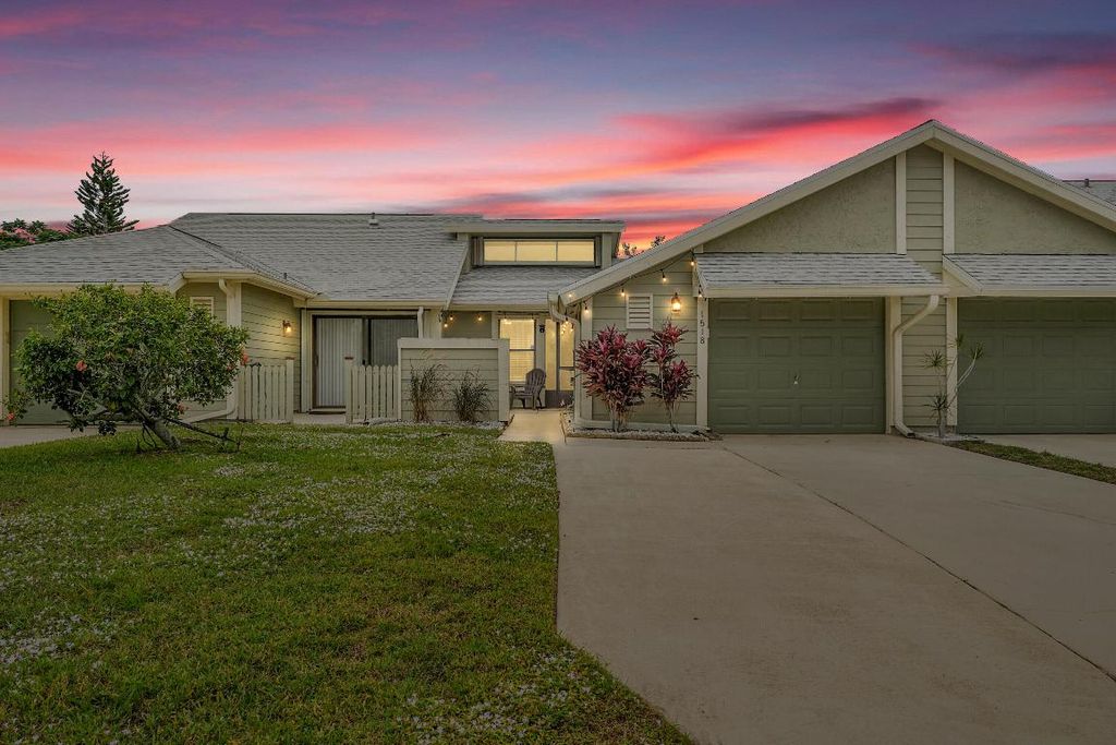 Photo of 1518 SE Dewberry Court, Port Saint Lucie, FL 34952 (MLS # R11114844)