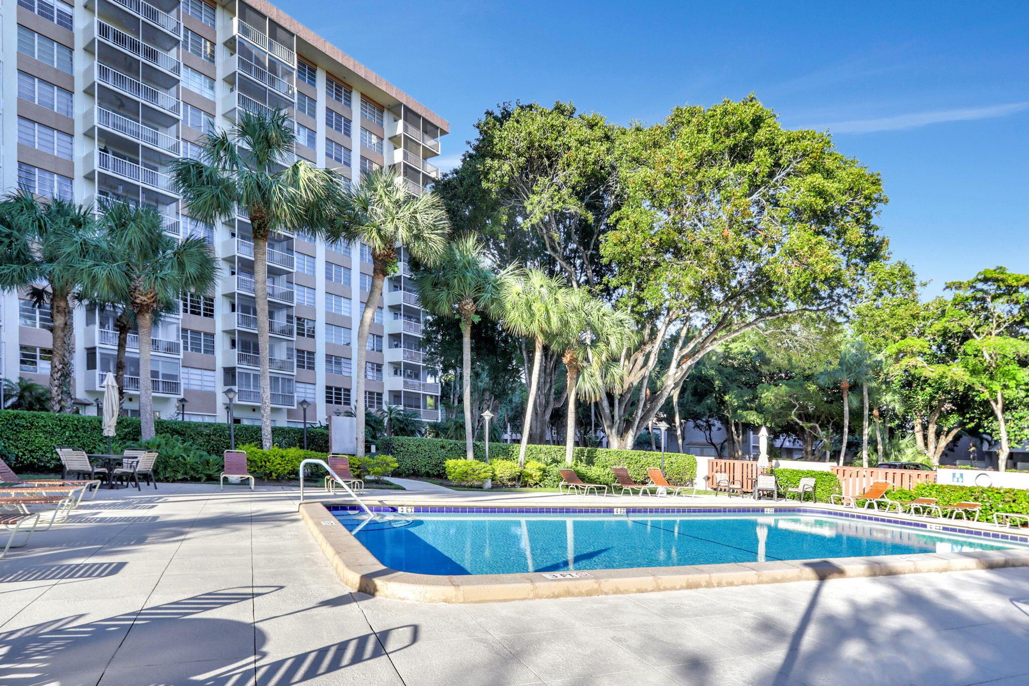COUNTRY CLUB TOWER OF COR - Residential