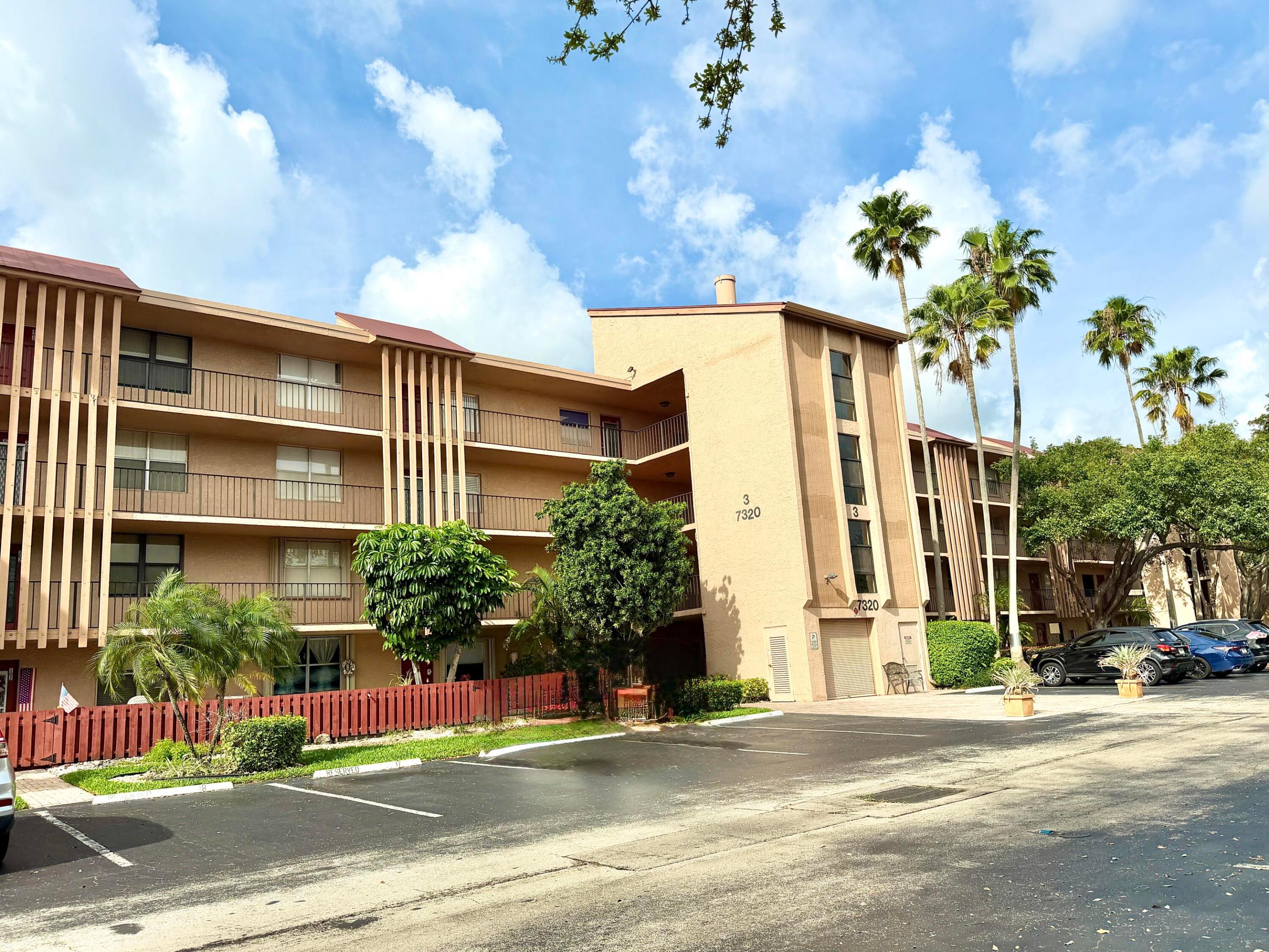 PALM LAKES CONDO - Residential