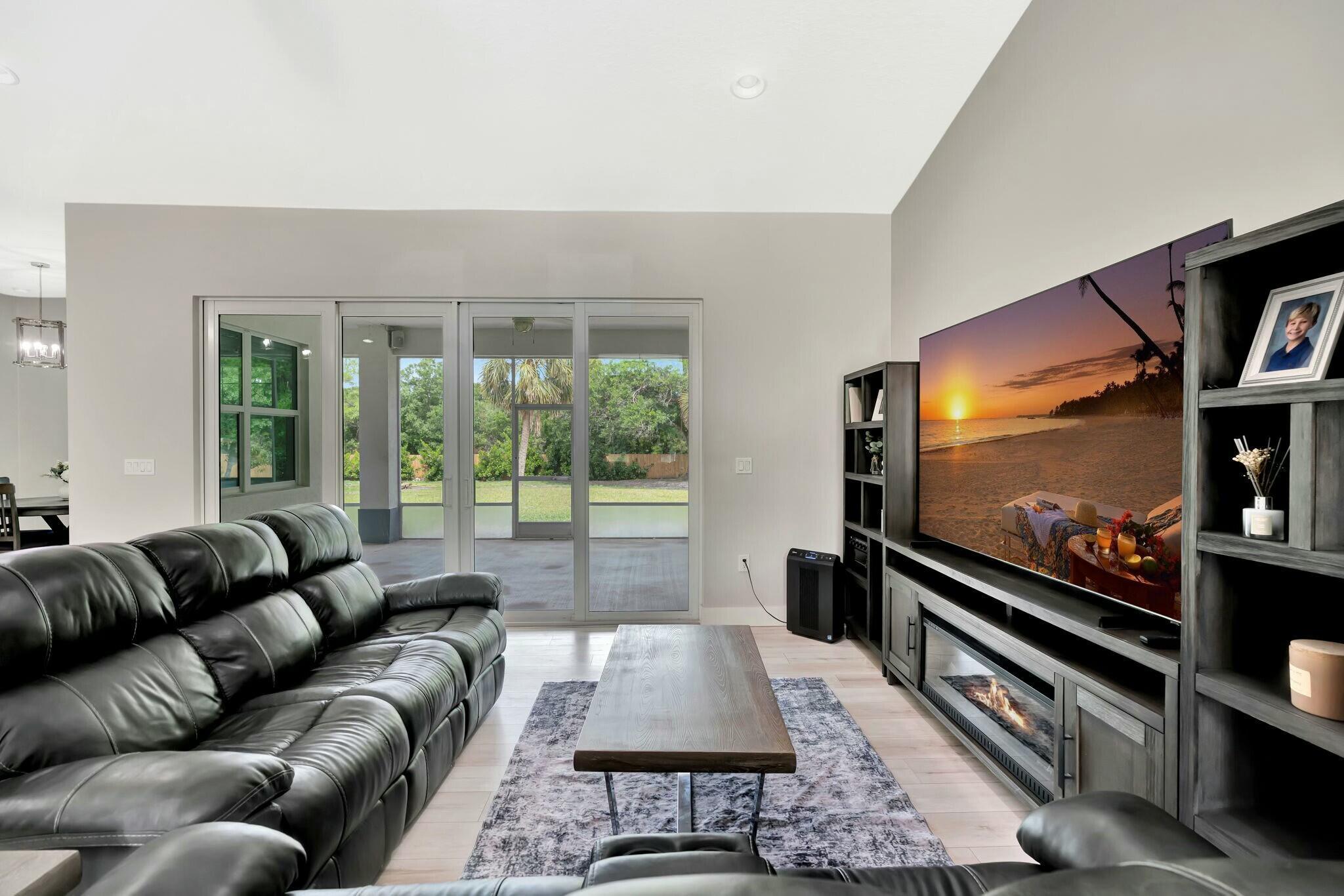 10231 176th Lane N