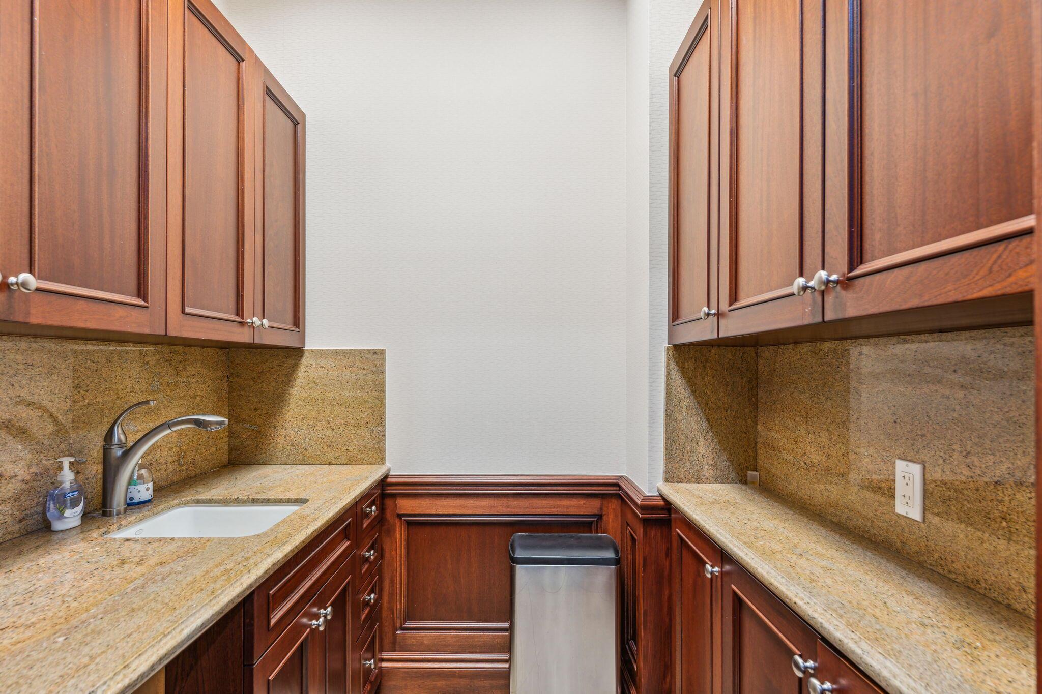 COMMONS PAR 2 - Commercial Lease