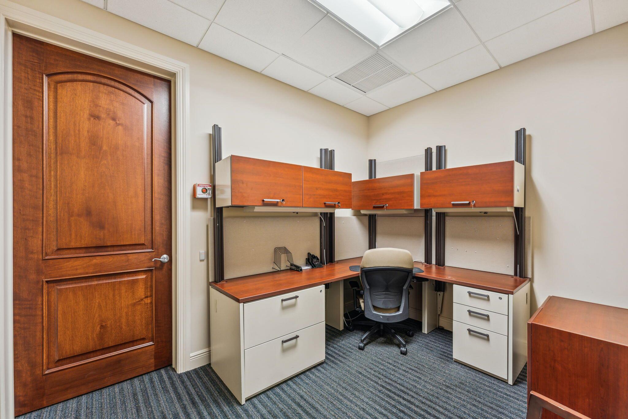 COMMONS PAR 2 - Commercial Lease