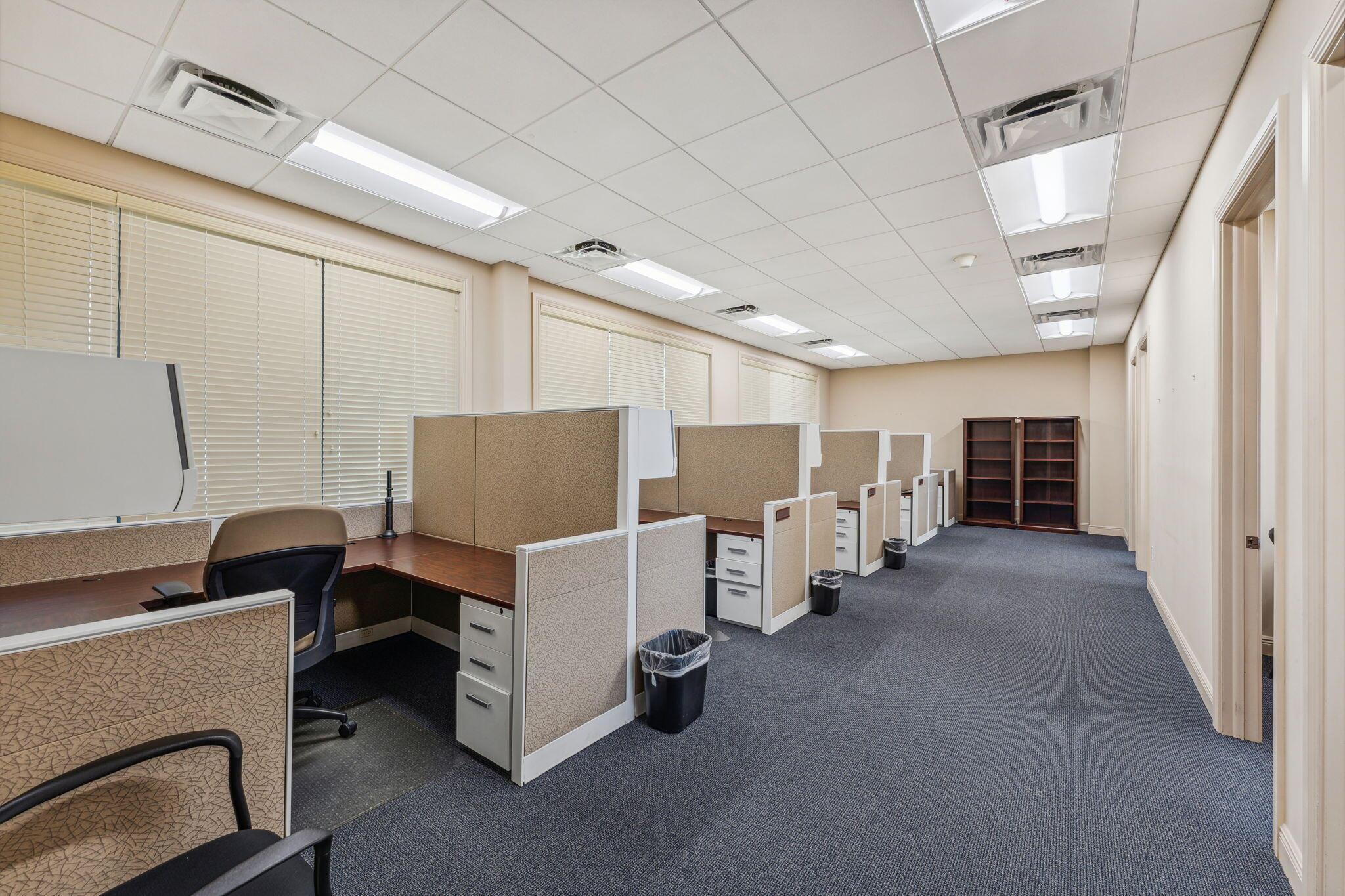 COMMONS PAR 2 - Commercial Lease