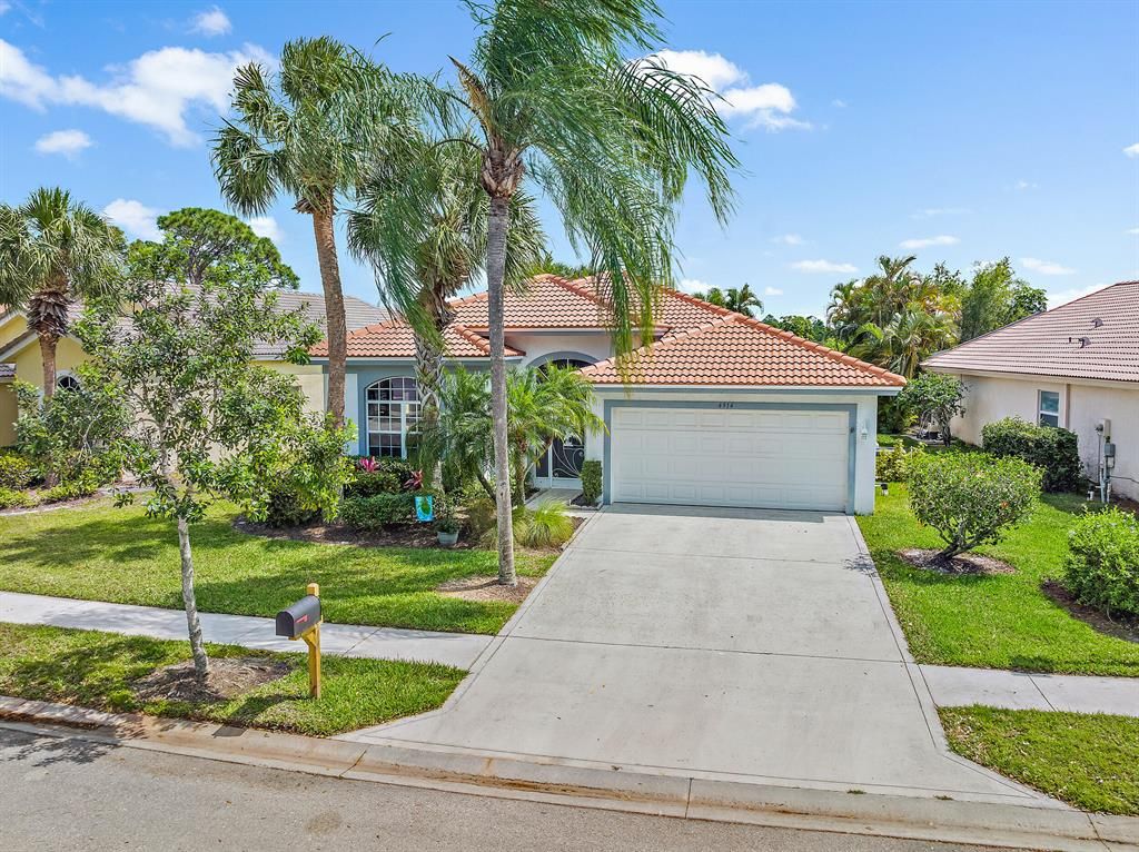 Photo of 4914 SE Devenwood Way, Stuart, FL 34997 (MLS # R10874410)