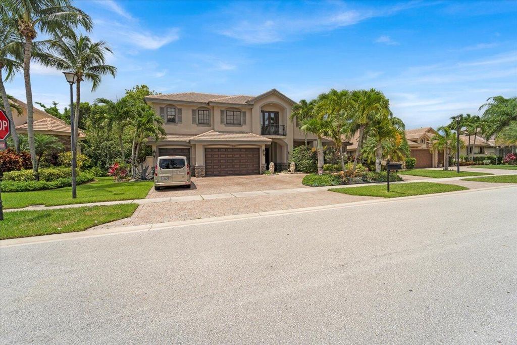 Photo of 10726 Versailles Boulevard, Wellington, FL 33449 (MLS # R10922982)