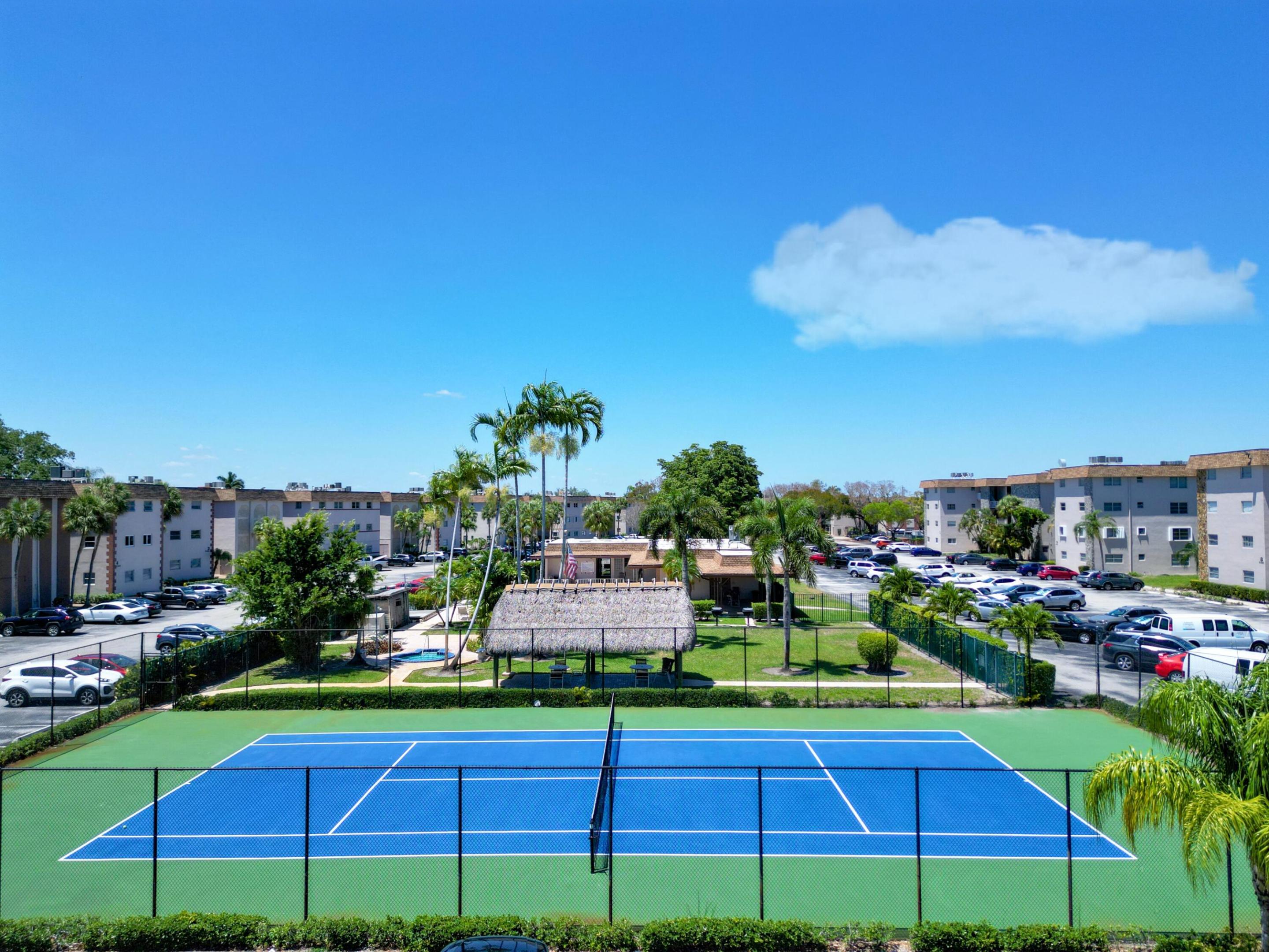 ARROWHEAD CONDO NO VII - Residential