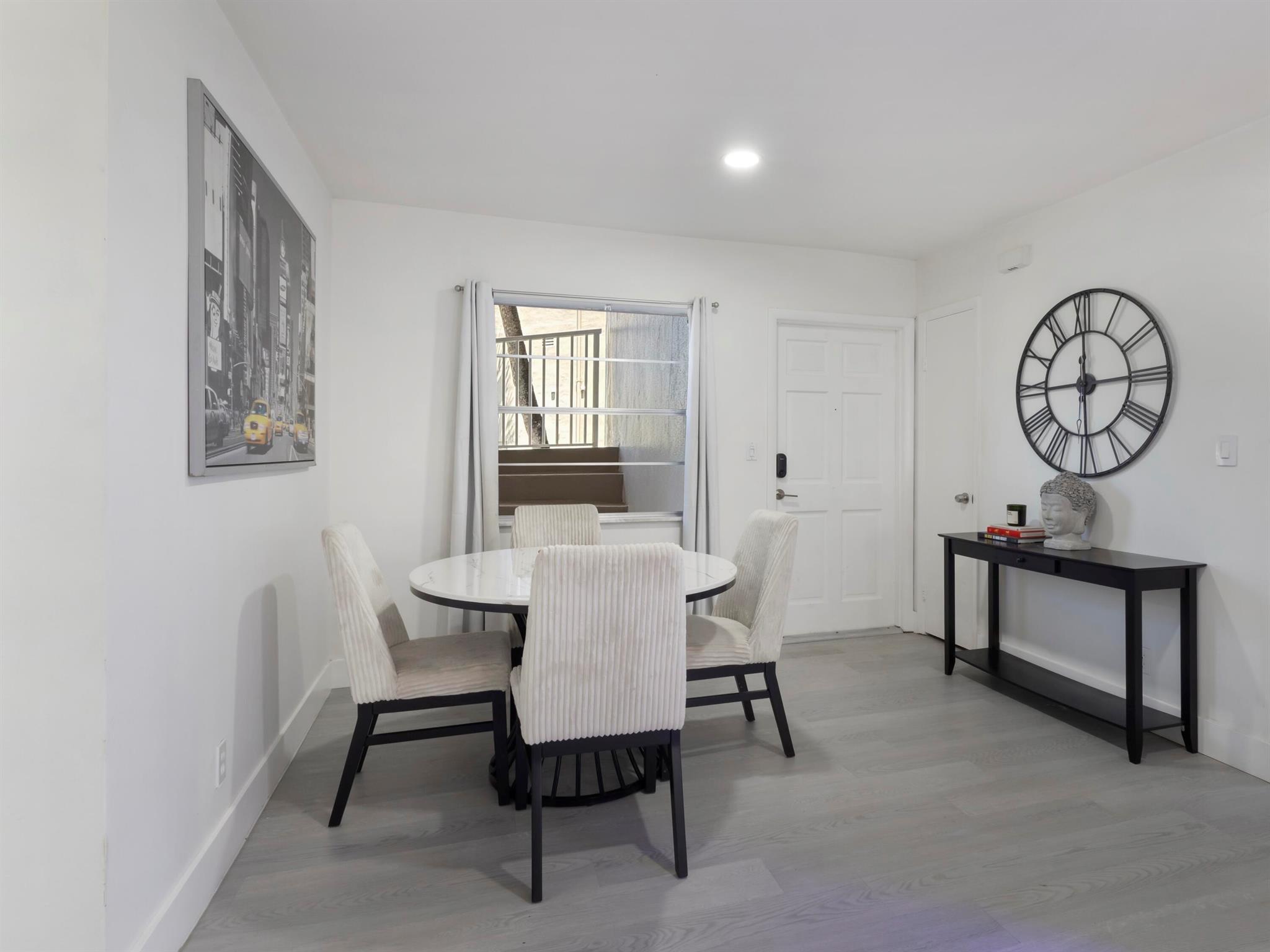 ARROWHEAD CONDO NO VII - Residential