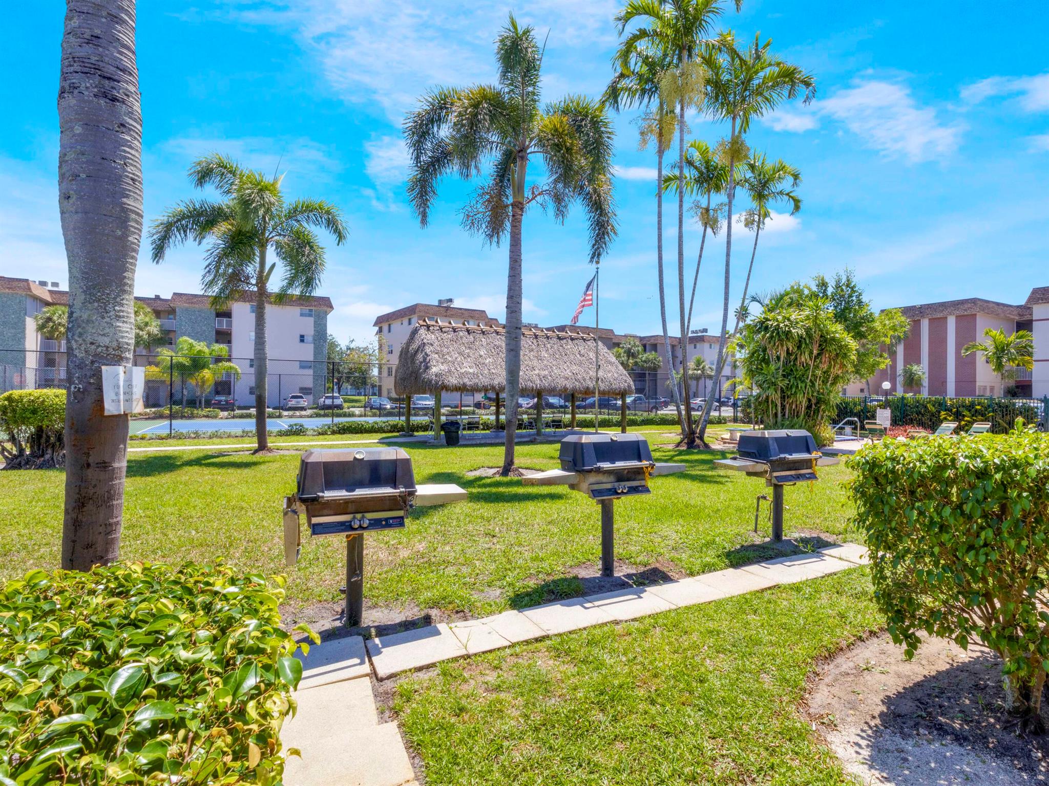 ARROWHEAD CONDO NO VII - Residential