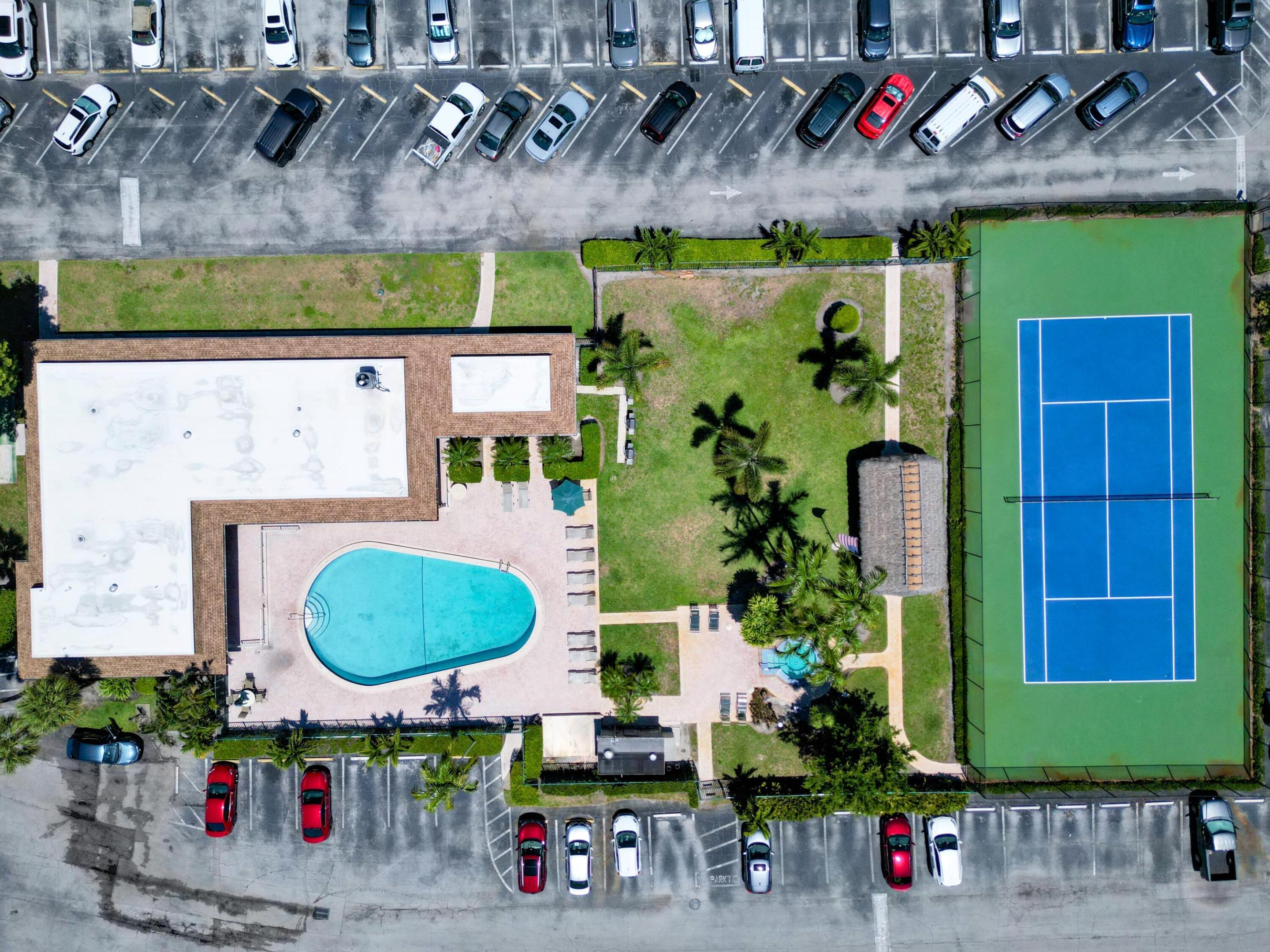 ARROWHEAD CONDO NO VII - Residential