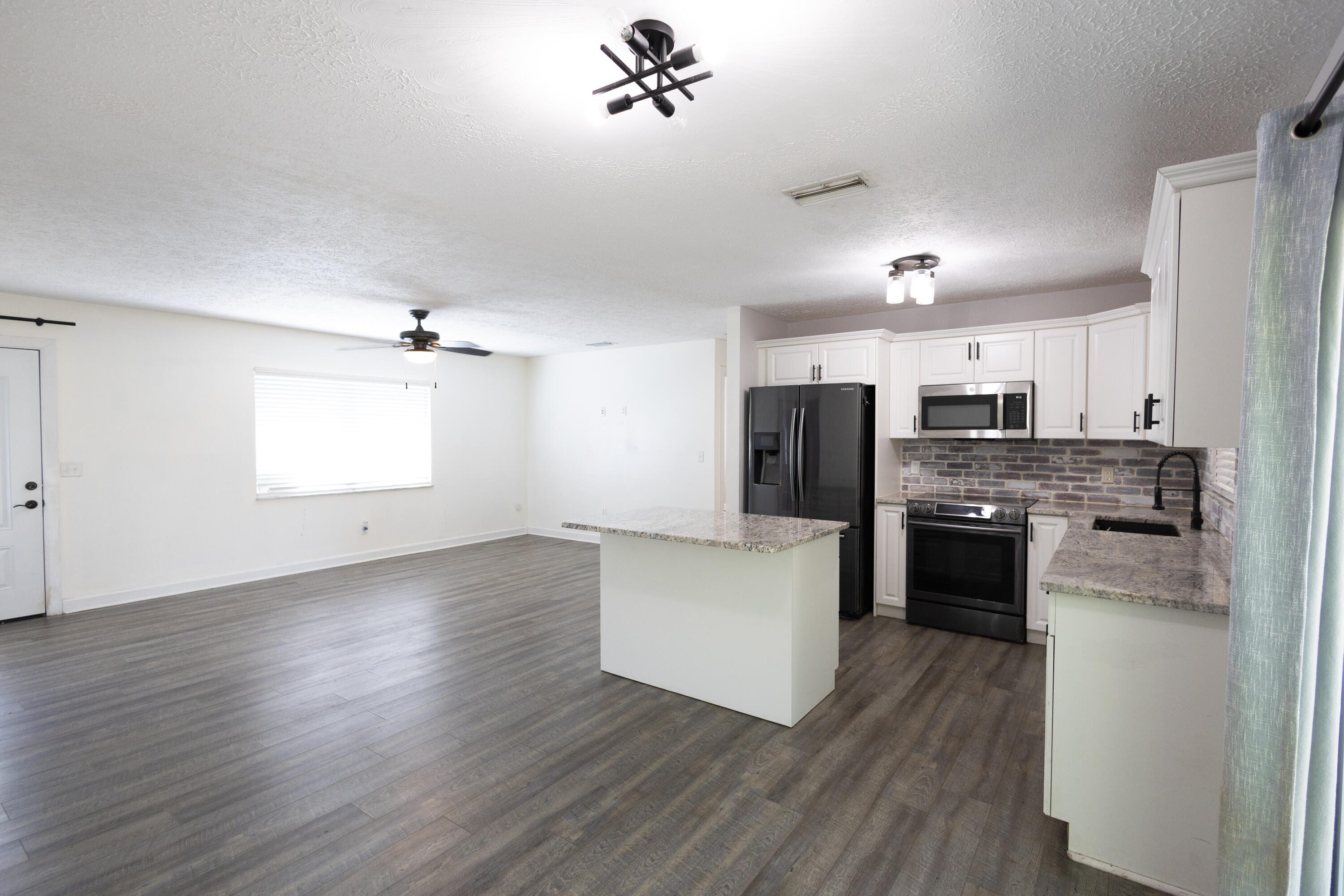 PORT ST LUCIE SECTION 8 - Residential