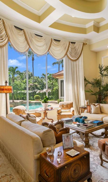 EQUESTRIAN CLUB ESTATES 1 - Residential