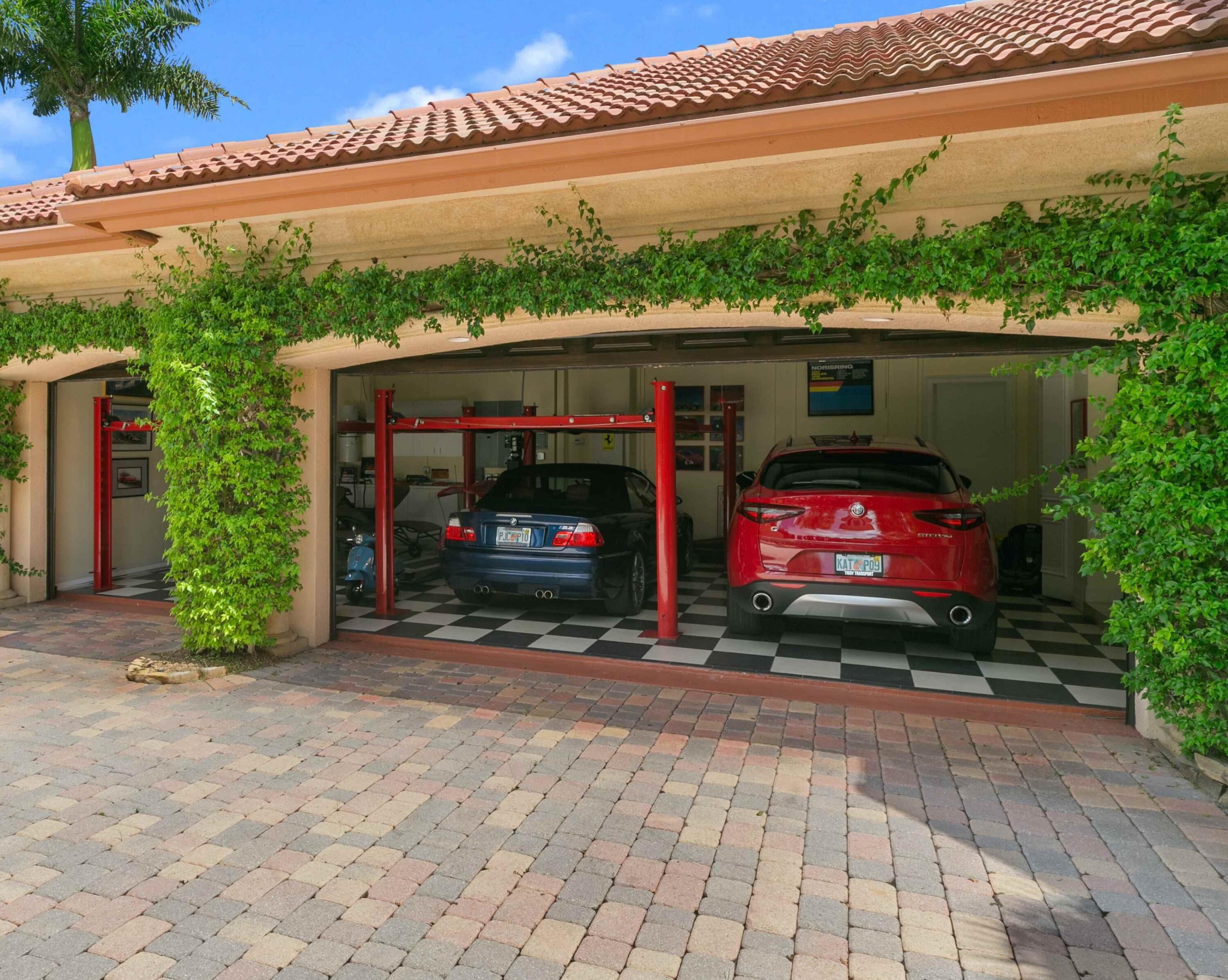 EQUESTRIAN CLUB ESTATES 1 - Residential