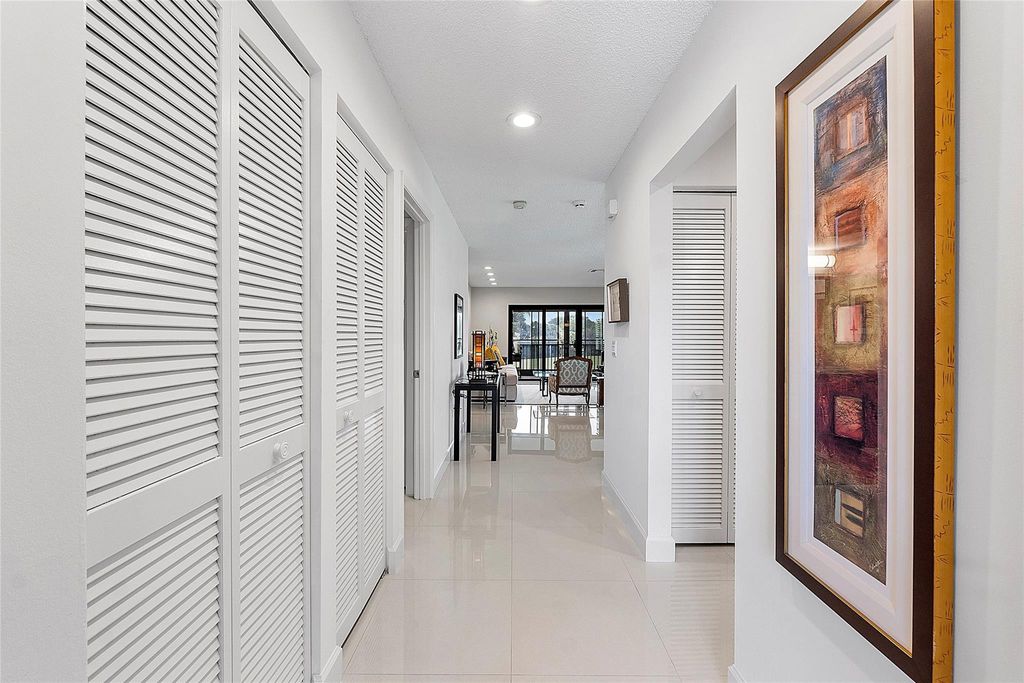 Photo of 11 Stratford Drive #H, Boynton Beach, FL 33436 (MLS # F10431013)