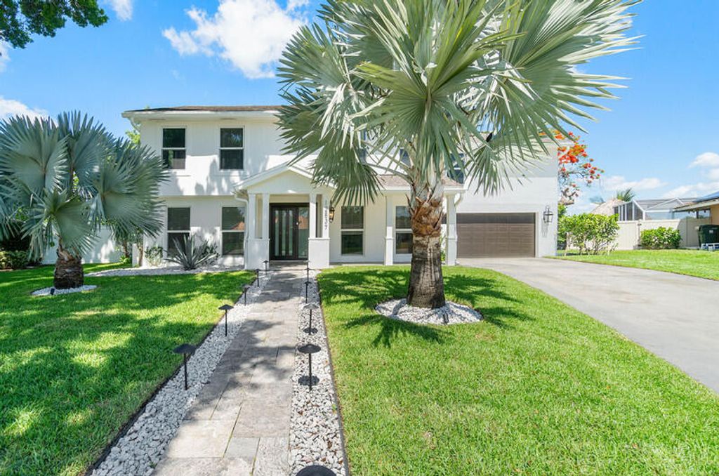 Photo of 12837 Guilford Circle, Wellington, FL 33414 (MLS # R10989975)