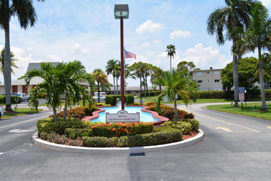 Lake Clarke Gardens Condominium - Residential