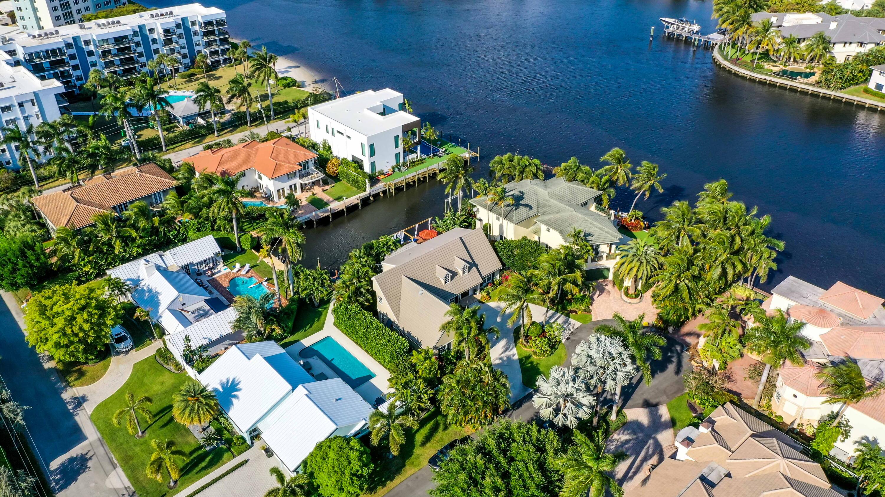 RIO DEL REY SHORES - Residential