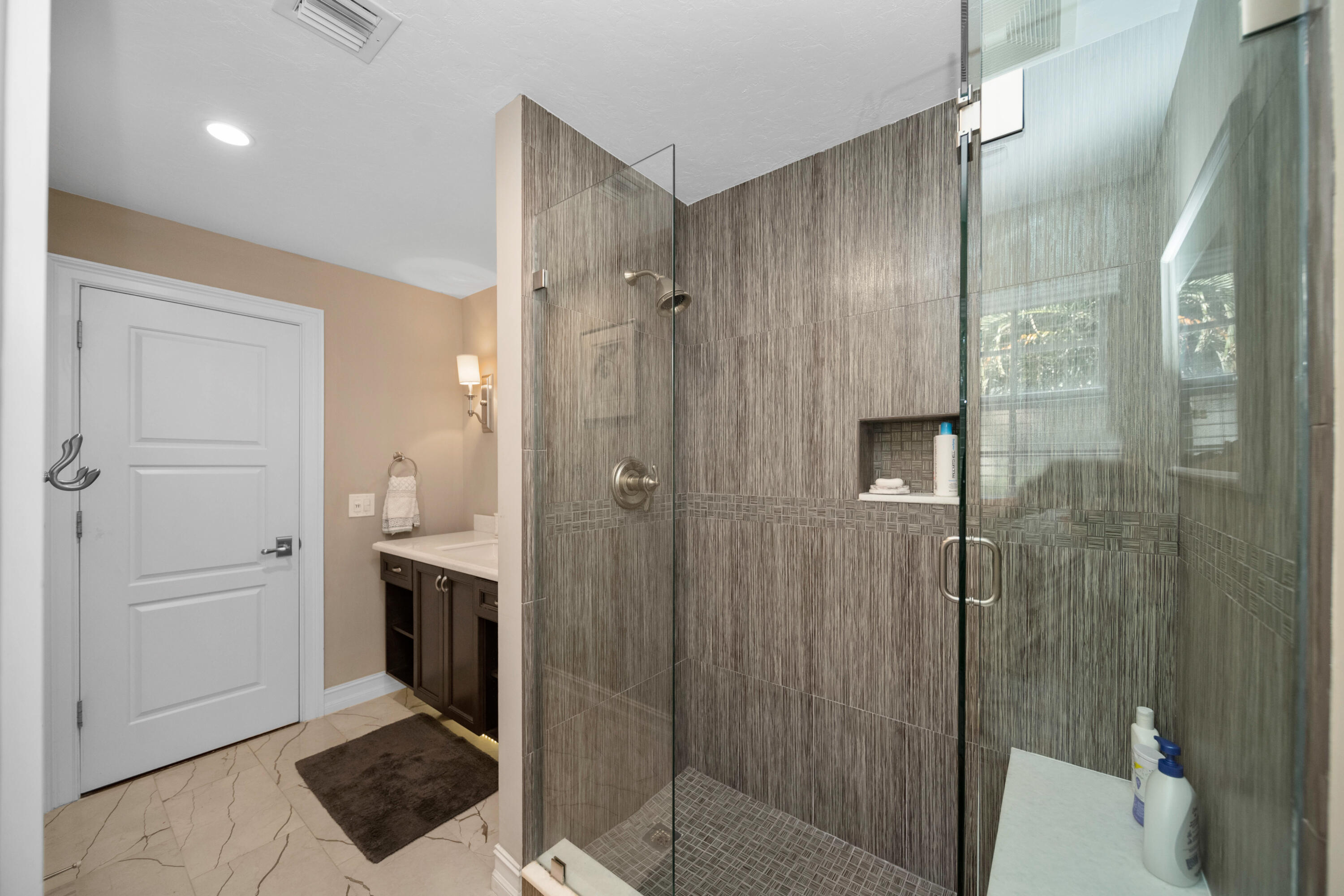 RIO DEL REY SHORES - Residential