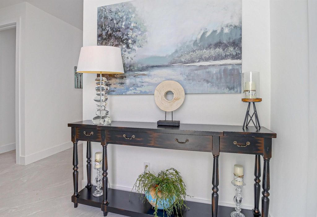 Photo of 211 SW 7th Avenue, Delray Beach, FL 33444 (MLS # R10941710)