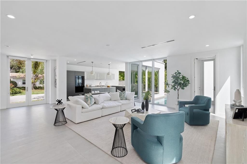 Photo of 1101 SE 9th St, Fort Lauderdale, FL 33316 (MLS # F10363347)