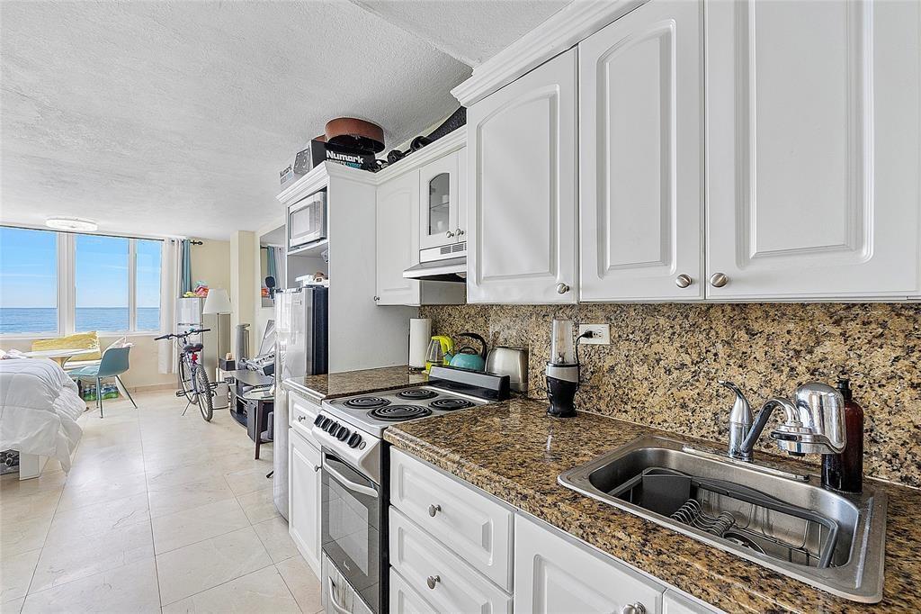 THE AVENTURA BEACH CLUB - Residential