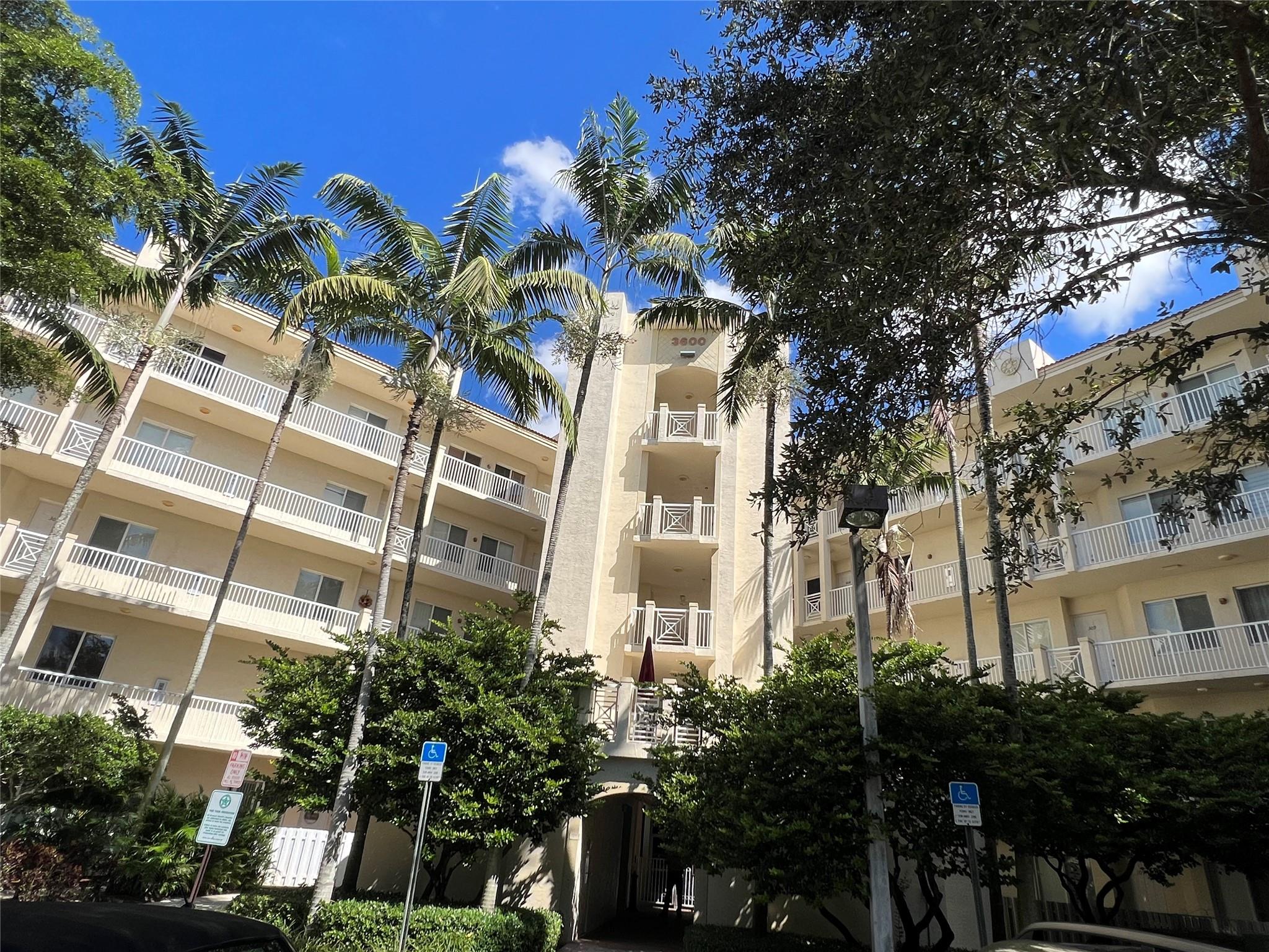 Beautiful 2 bedrooms and 2 bathrooms apartment in Royal Point at Palm Aire overlooking the golf course. Just painted. Laminate wood floors throughout, open kitchen, high ceilings, impact windows, master bedroom has a good size walking closet. Large Washer and Dryer inside the unit. Pets allowed. Great location next to community park, tennis and pickleball courts. Across the street from golf club. Walking distance from Publix and much more. Near shops, restaurants, main highways and beaches.