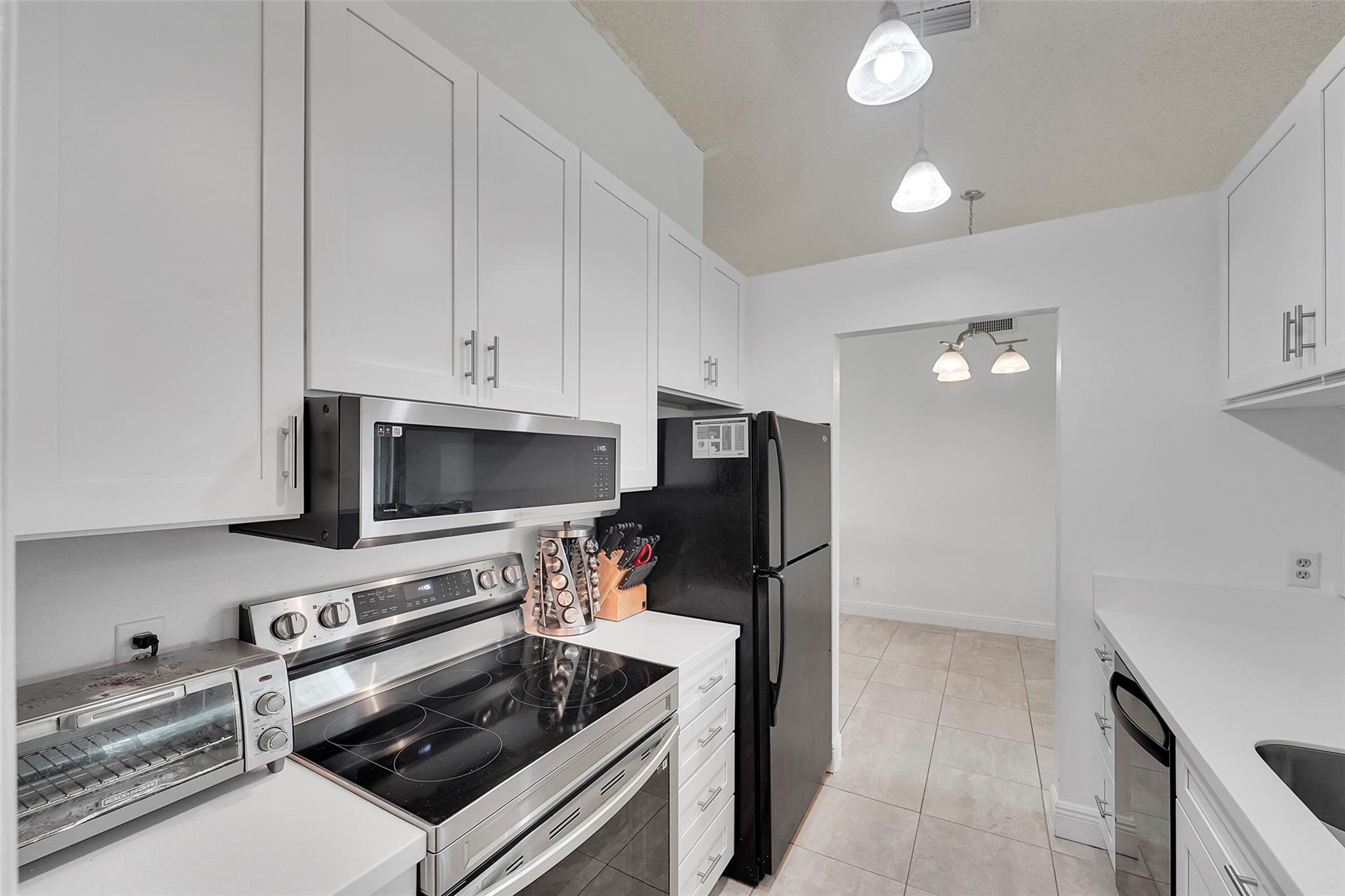 8350 NW 46th St