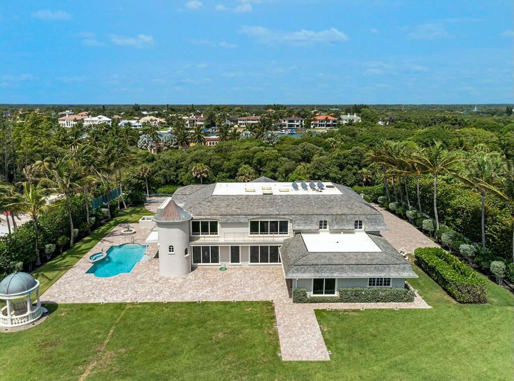 Photo of 477 S Beach Road, Jupiter Island, FL 33455 (MLS # R11038897)