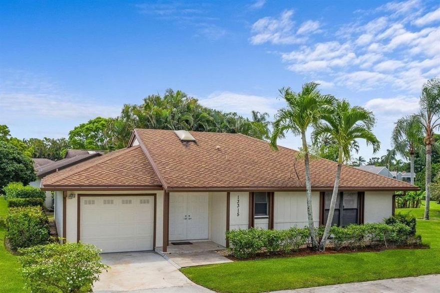 Amazing cottage style vacation home in the heart of Palm Beach Gardens; a private, peaceful oasis with sweeping lake views.  Generously proportioned open plan - 3 bed plus office, 2 bath, 1-1/2 garage.  Stylish kitchen with large granite countertops, mosaic tile backsplash and stainless steel appliances; master suite with walk-in closet and additional den/office.
Exquisite gem located in the Eastpointe community - entertain at home, or enjoy either of the two Country Clubs within walking distance.  Proximity to world class golf clubs like PGA National, Bears Club, Trump National, Admirals Cove.
Ideally positioned to enjoy beaches, state parks, hiking, fine dining, luxury shopping, and a selection of premier schools with easy access close to I-95, turnpike and PBI Airport.