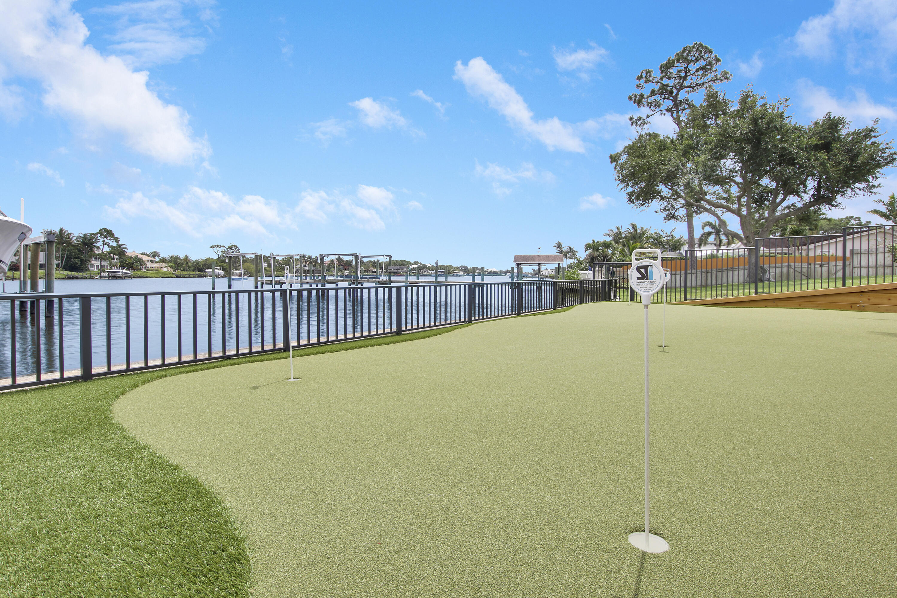 HUNT CLUB COLONY - Residential