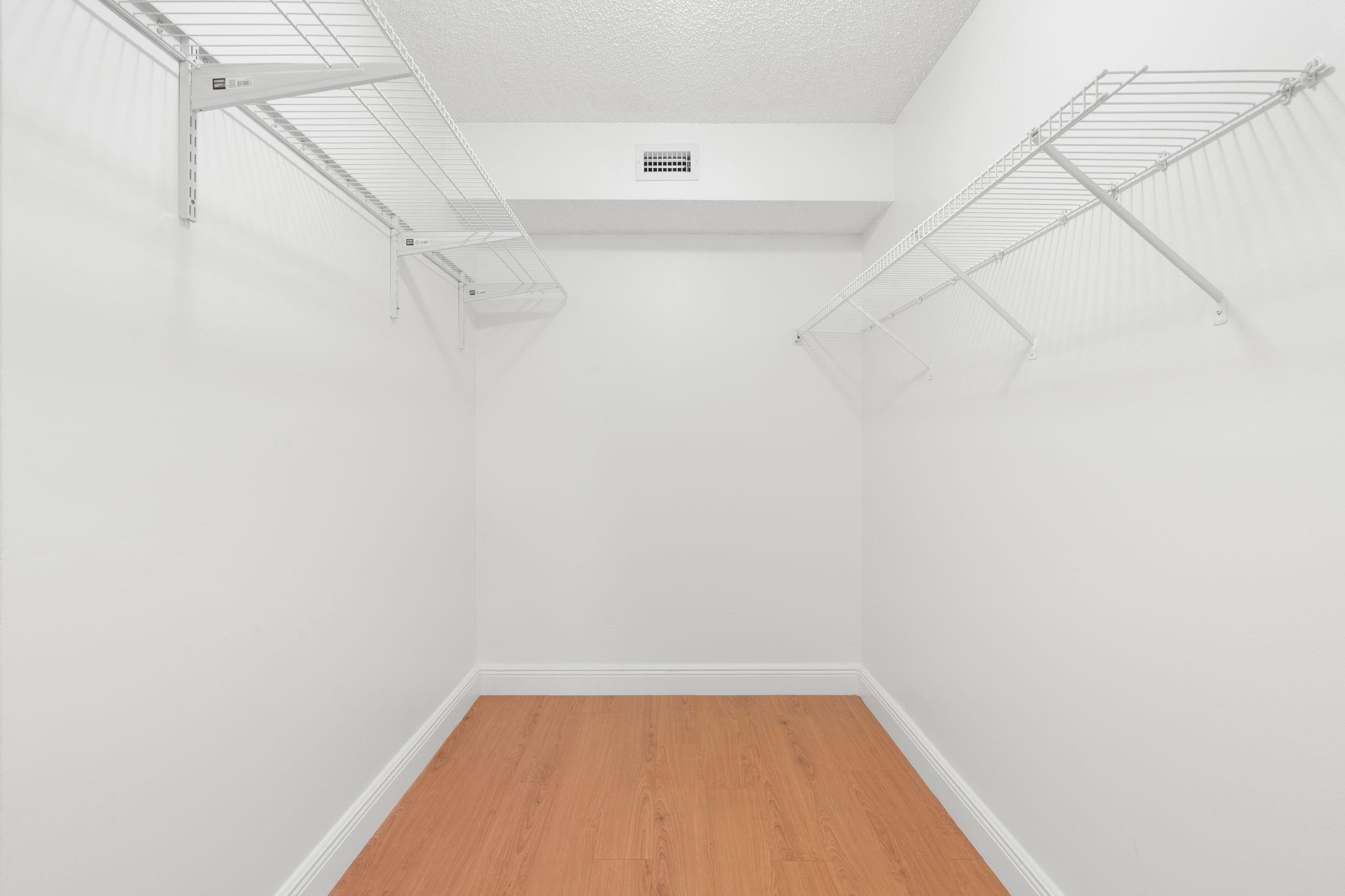 Edgewater Condo - Residential Lease