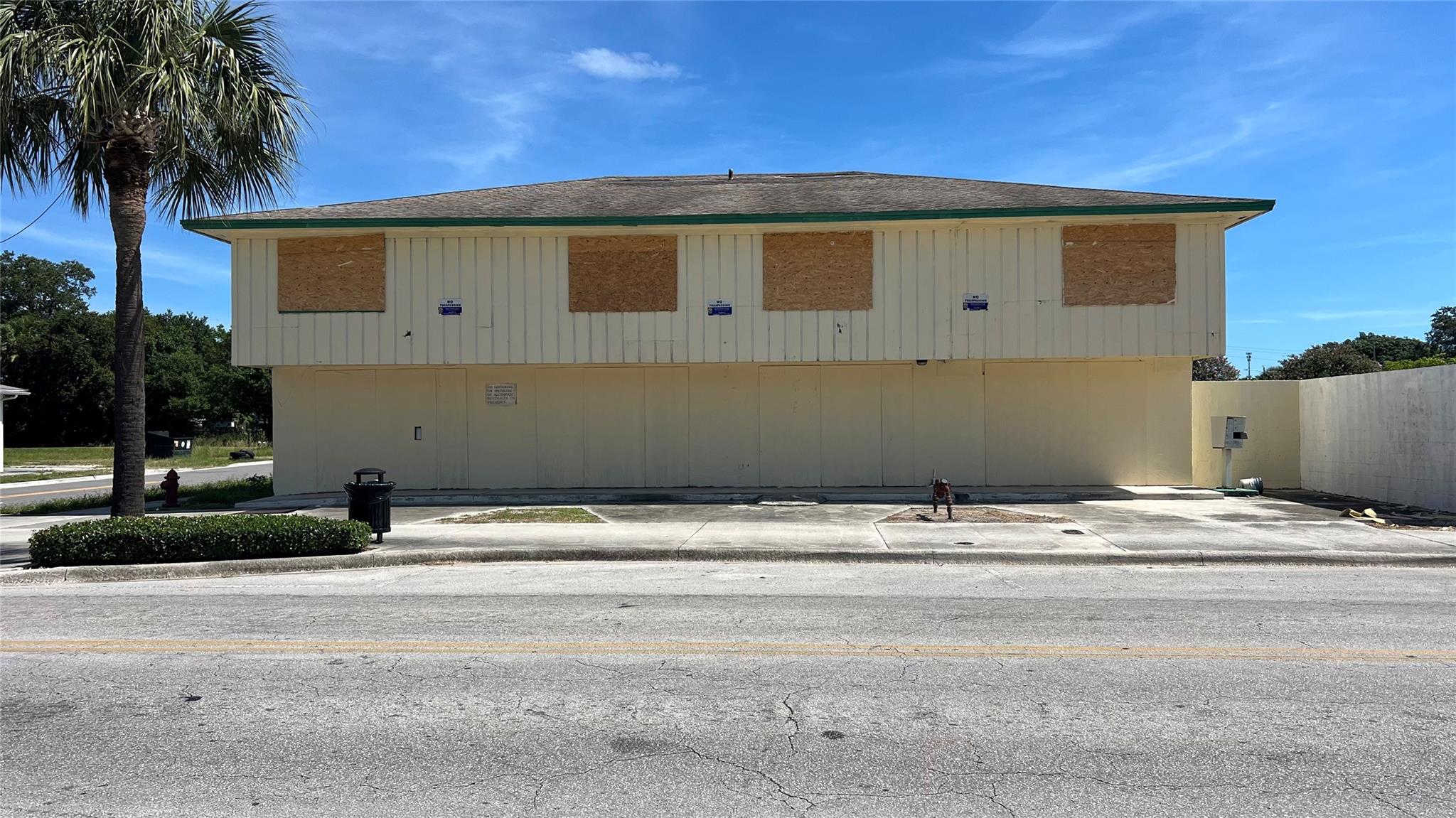 Here is a phenomenal opportunity to own a mixed-use property in the heart of Historic Fort Pierce. Previously a laundromat, this building offers the chance to relaunch laundry services without the hefty impact fees, saving you thousands of dollars. The second floor features four oversized 1-bedroom, 1-bath units that would be ideal for rental income. With Fort Pierce undergoing major development, this is a prime time to invest, remodel, and position yourself for strong returns. Whether you're an investor or entrepreneur, this property offers the potential to build long-term, generational wealth in a high-growth area. Don’t miss out on this unique opportunity!