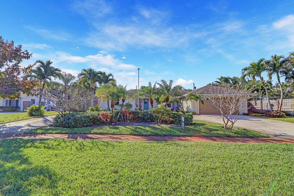 Photo of 5140 Laird Lane, Jupiter, FL 33458 (MLS # R11003804)