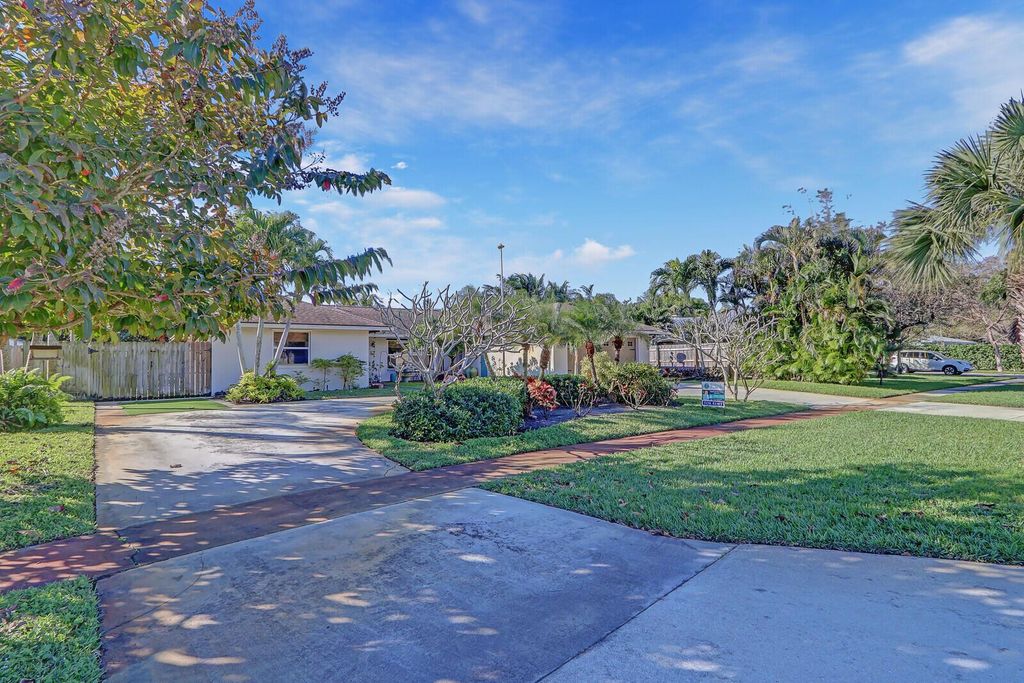 Photo of 5140 Laird Lane, Jupiter, FL 33458 (MLS # R11003804)