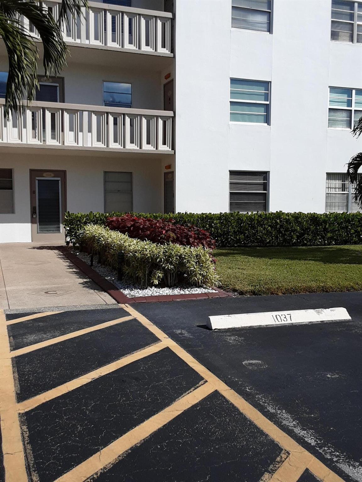 FIRST FLOOR CORNER Unit, Beautiful Lake Views. Move in ready.Brand New A/C 2024. Parking spot right in front of unit! Rexford Bldg C has full reserves and has passed 40 year inspection, NO UPCOMING ASSESMENTS.Funiture included. Master Bedroom set negotiable.WALKING DISTANCE TO CLUBHOUSE AND HOUSE OF WORSHIP, Pickleball, Tennis and Pool stones throw away.Century Village is a 55 or Over ACTIVE COMMUNITY.GREAT UNIT.