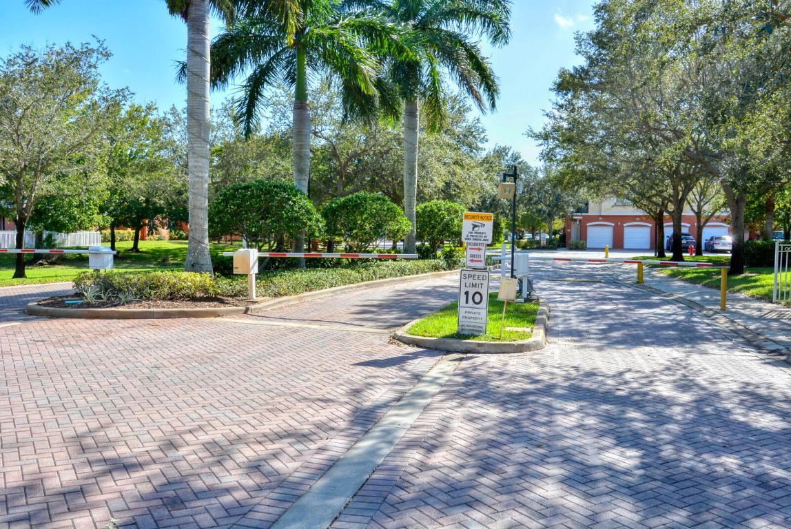 VILABELLA CENTRAL PARK CONDO - Residential Lease