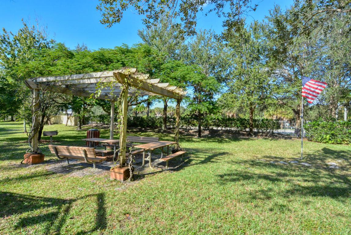 VILABELLA CENTRAL PARK CONDO - Residential Lease