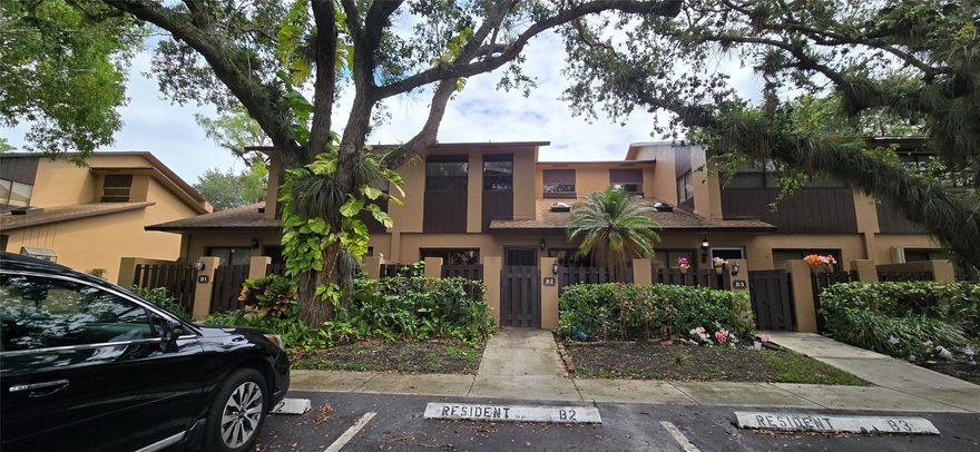 Lovely townhome. It features fresh paint, new porcelain tile on the first floor, and new stainless steel appliances. Updated bathrooms and storage in the covered porch area of the patio. Located in a gated community, residents enjoy various amenities, including a pool, tennis/pickleball courts, a fitness center, walking trails, and more. The maintenance fee covers water, trash, and cable services. You will have two assigned parking spaces. Located in Woodmont, close to golf courses, recreational complex, parks, hospitals, and with easy access to major roads.