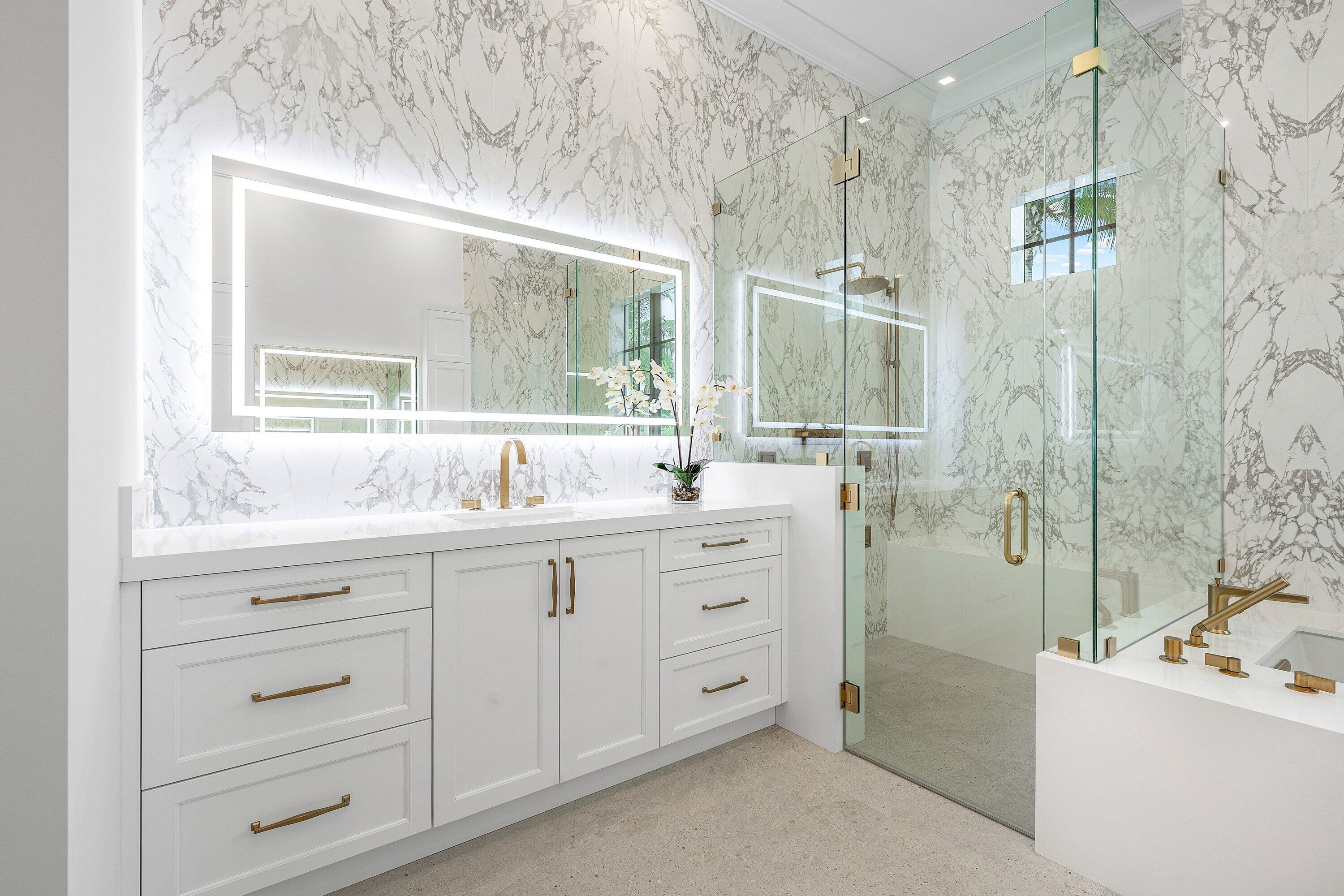 KINGS COURT REPLAT IN - Residential